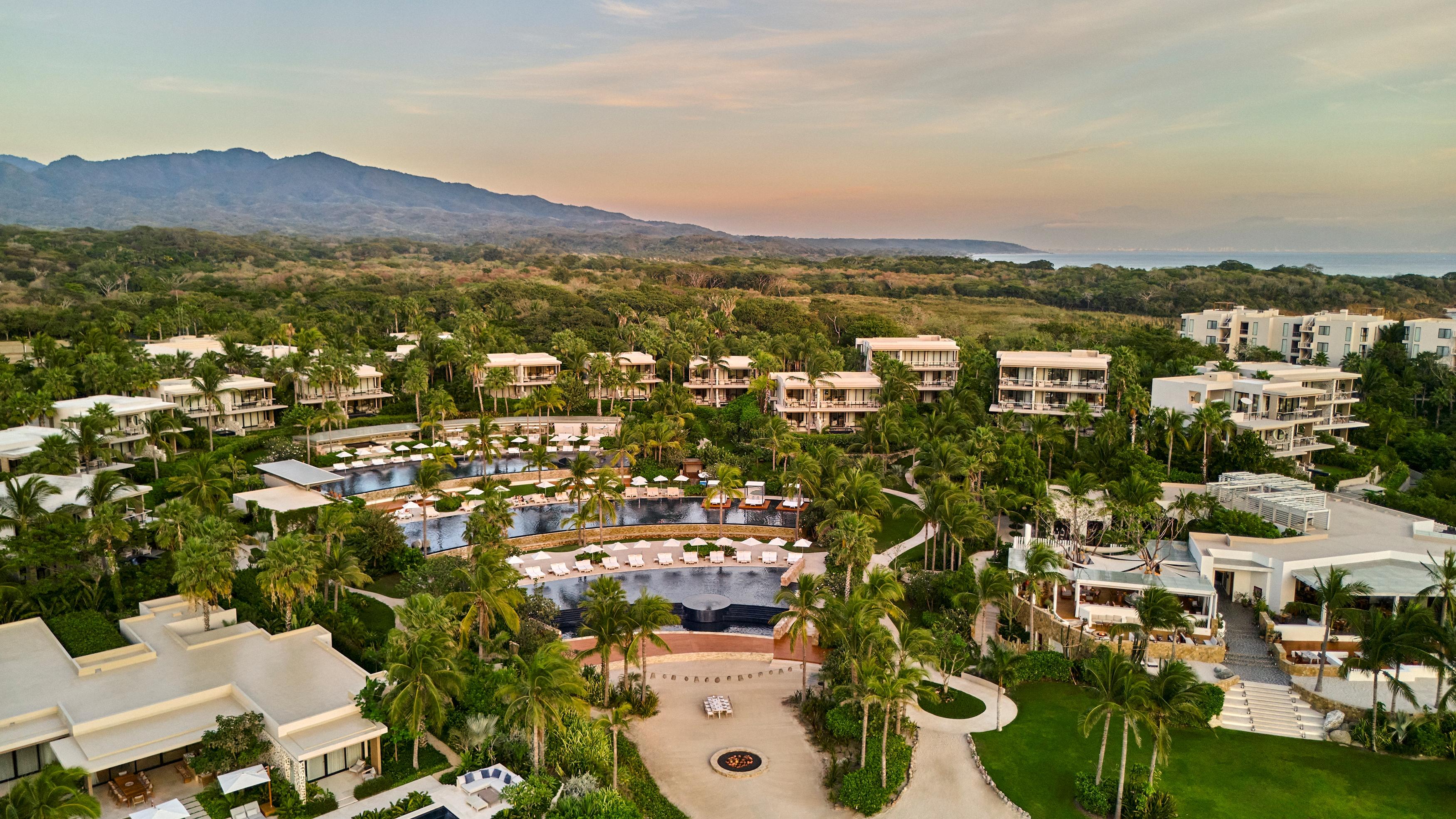 Susurros del Corazon, Auberge Collection