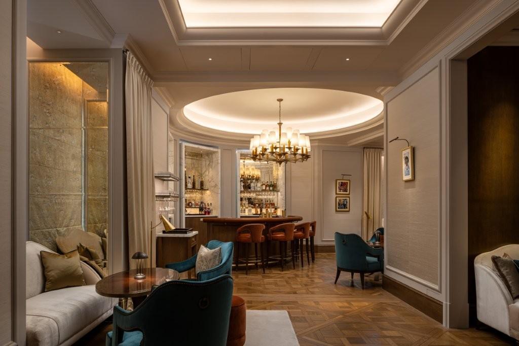 Heritage Bar Timber-Lined Whiskey Library