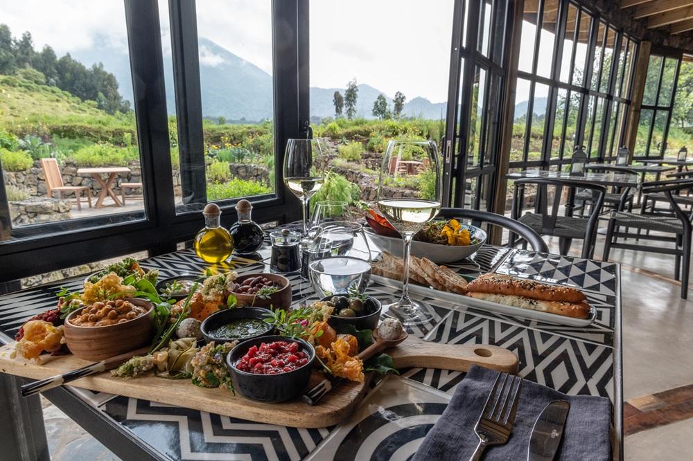 Kwanda Lounge Dining Veranda