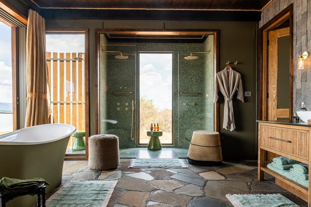 En-Suite Bathroom with Bush Views