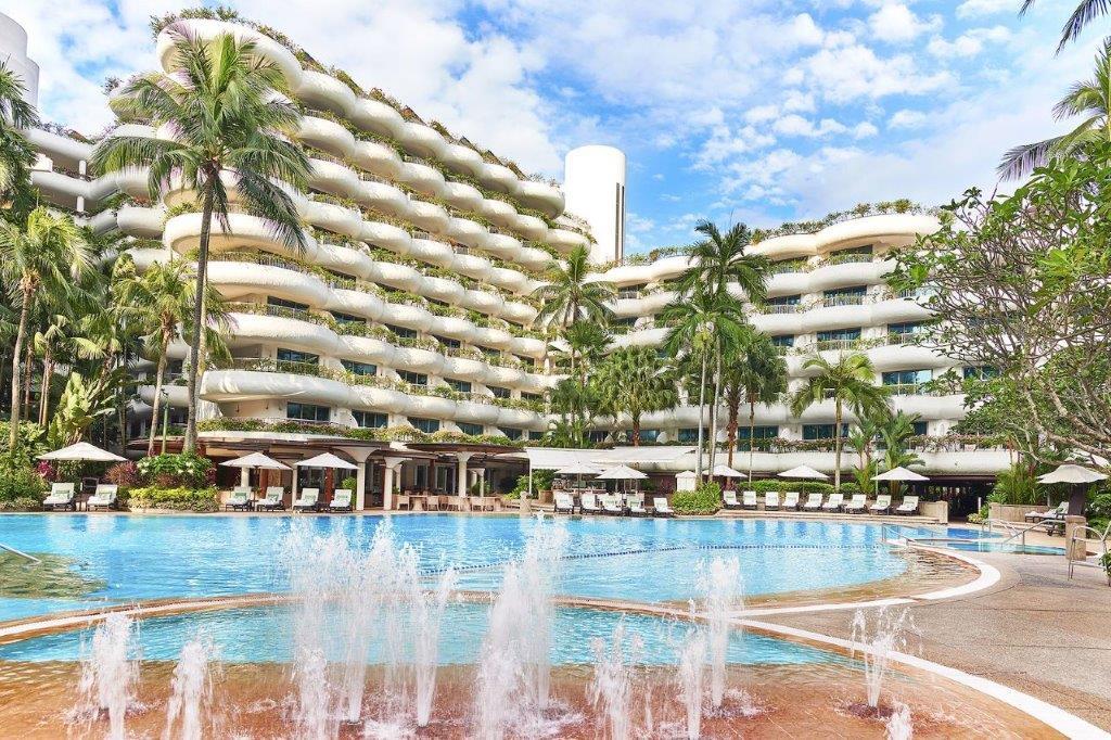 Shangri-La Singapore Freeform Swimming Pool