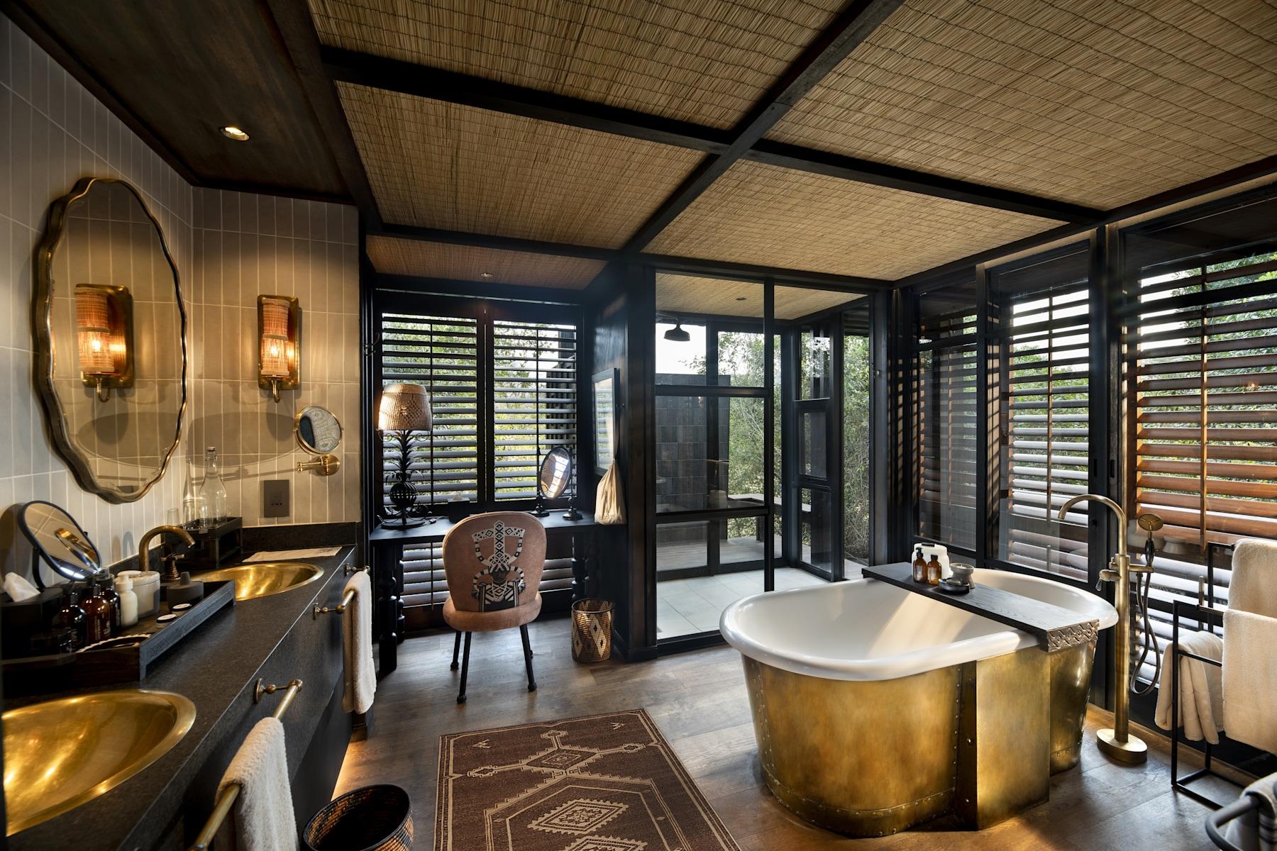 Private In-Suite Deck Dining