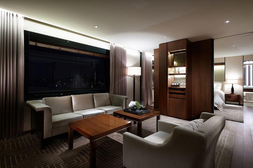 Corner Suite