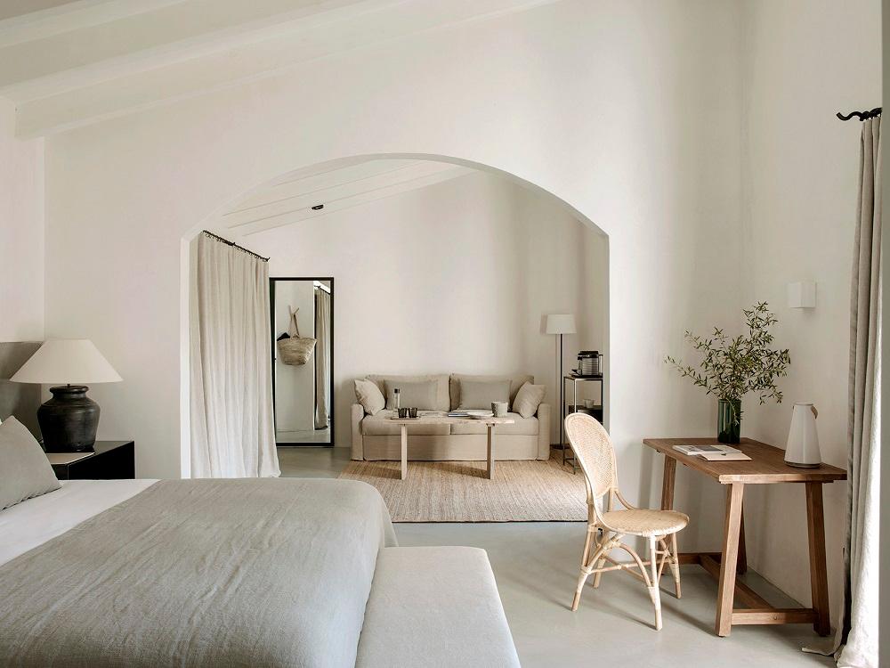 Detached luxury suite with panoramic views