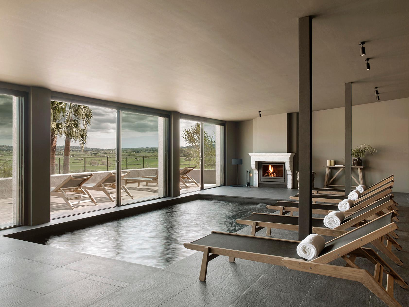 Único Spa heated indoor pool and thermal circuit