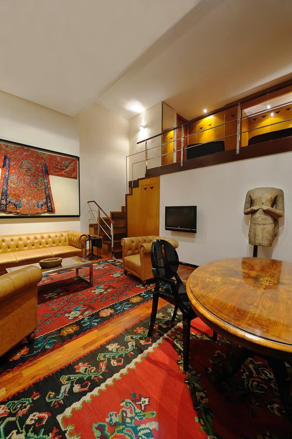 Duplex King Suite with 1600-year-old Hindu statues