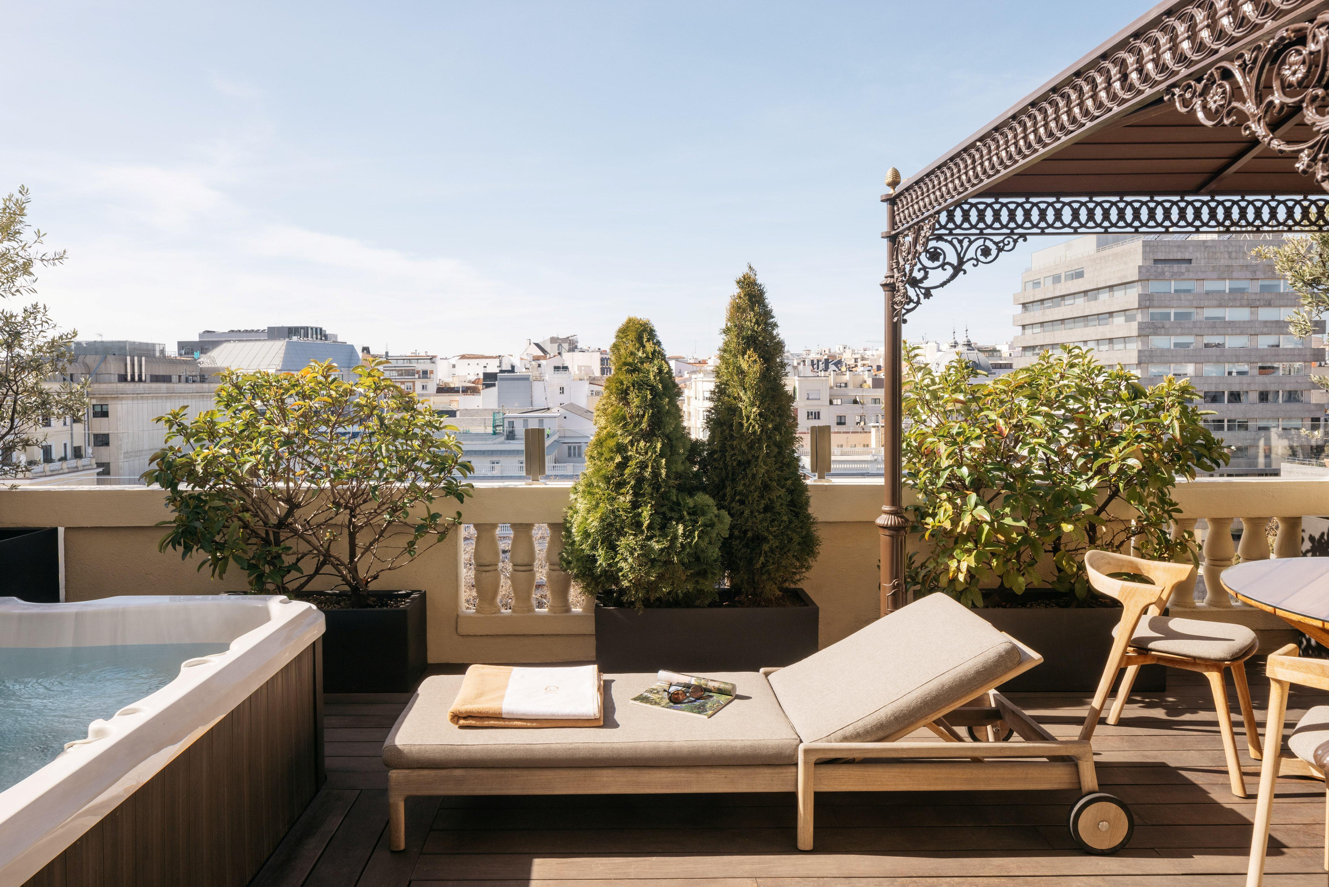 RedLevel Penthouse Suite private terrace and whirlpool
