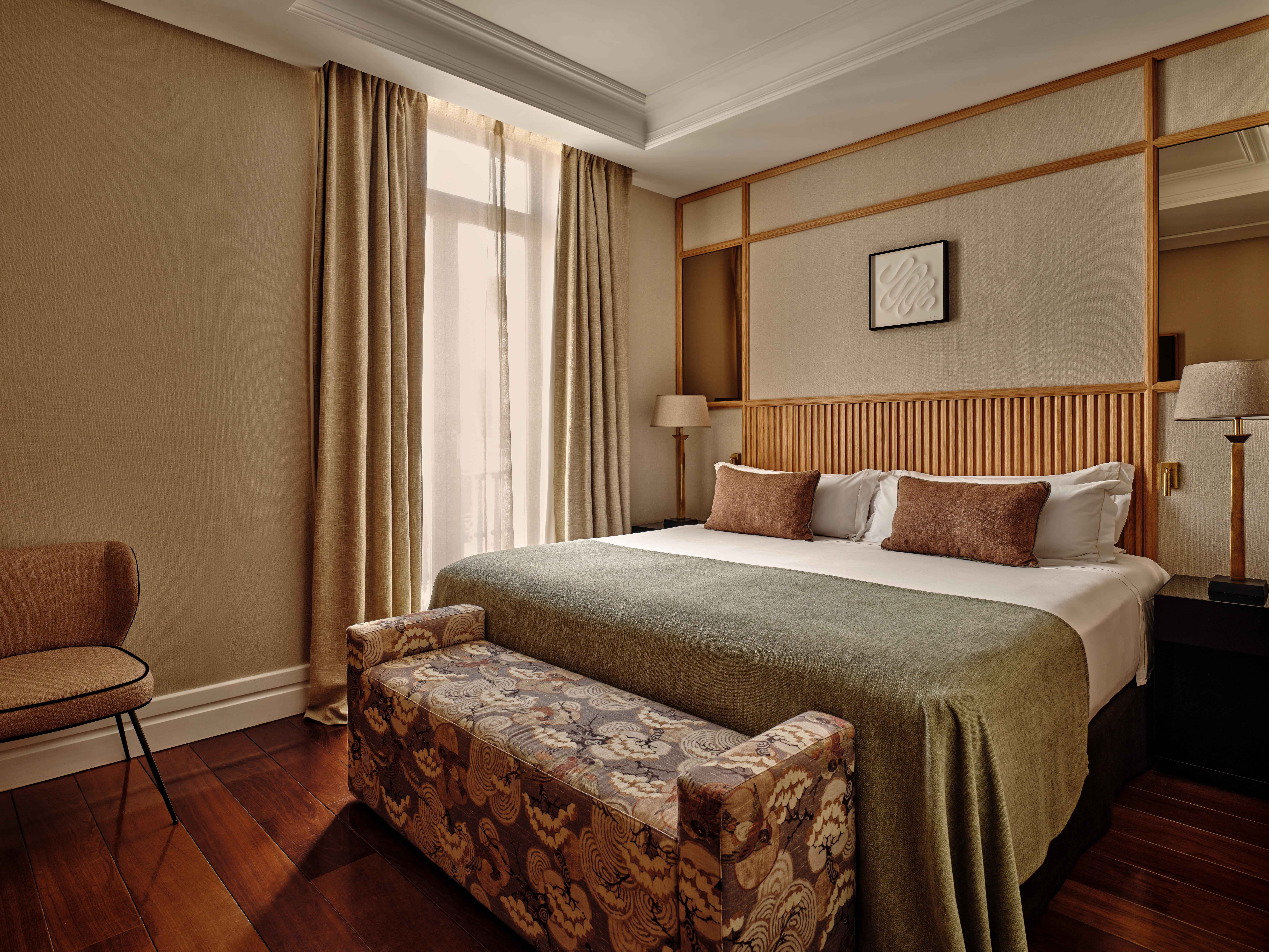 Junior Suite with Integrated Living Zone