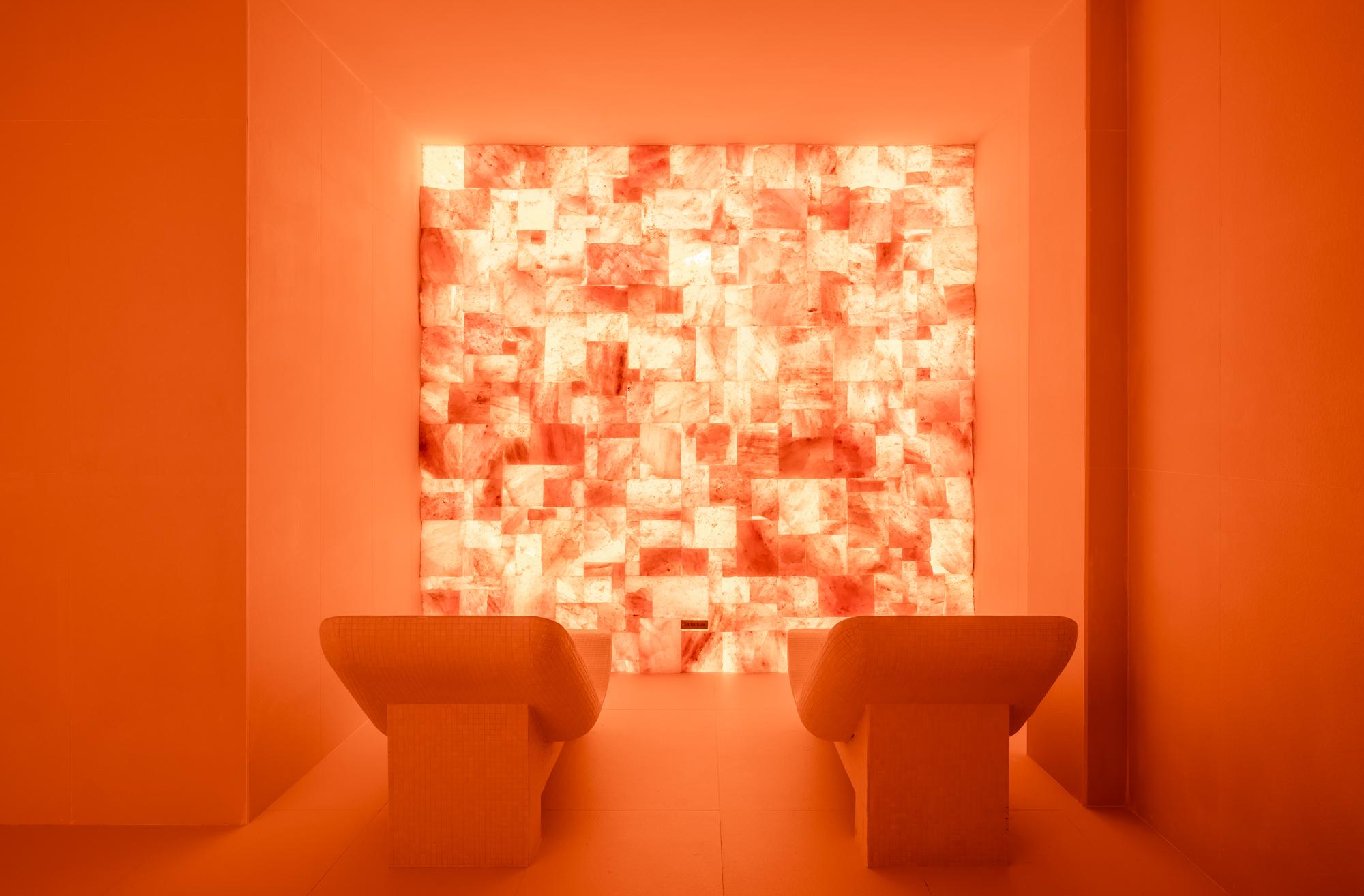 Maison CODAGE Paris Spa indoor hydrotherapy pool