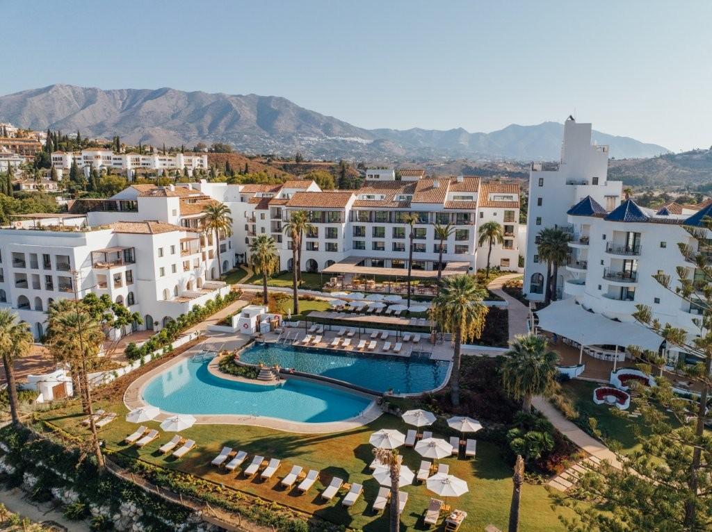 La Zambra Resort - 5-star Andalusian luxury golf resort in Mijas