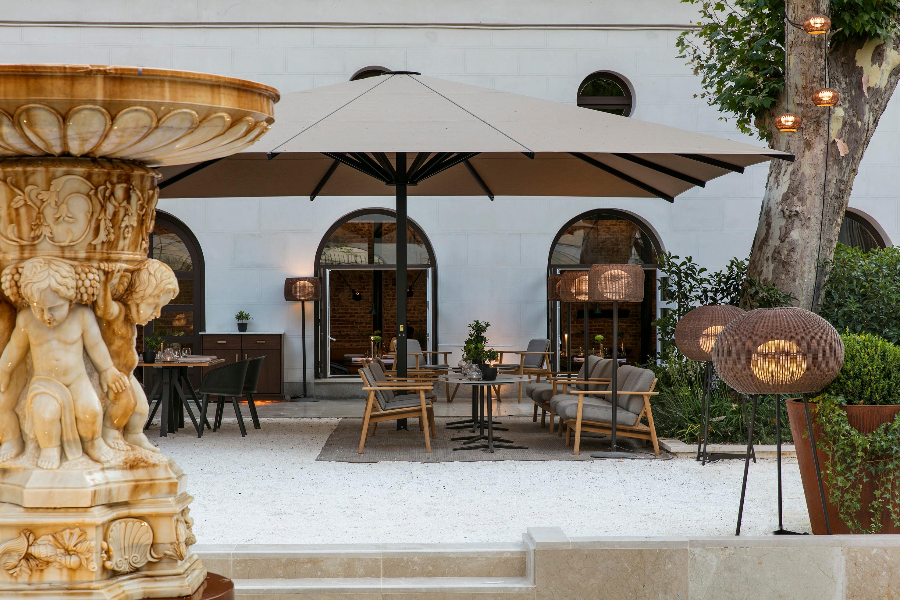 Jardín de los Duques open-air restaurant in the private historic gardens