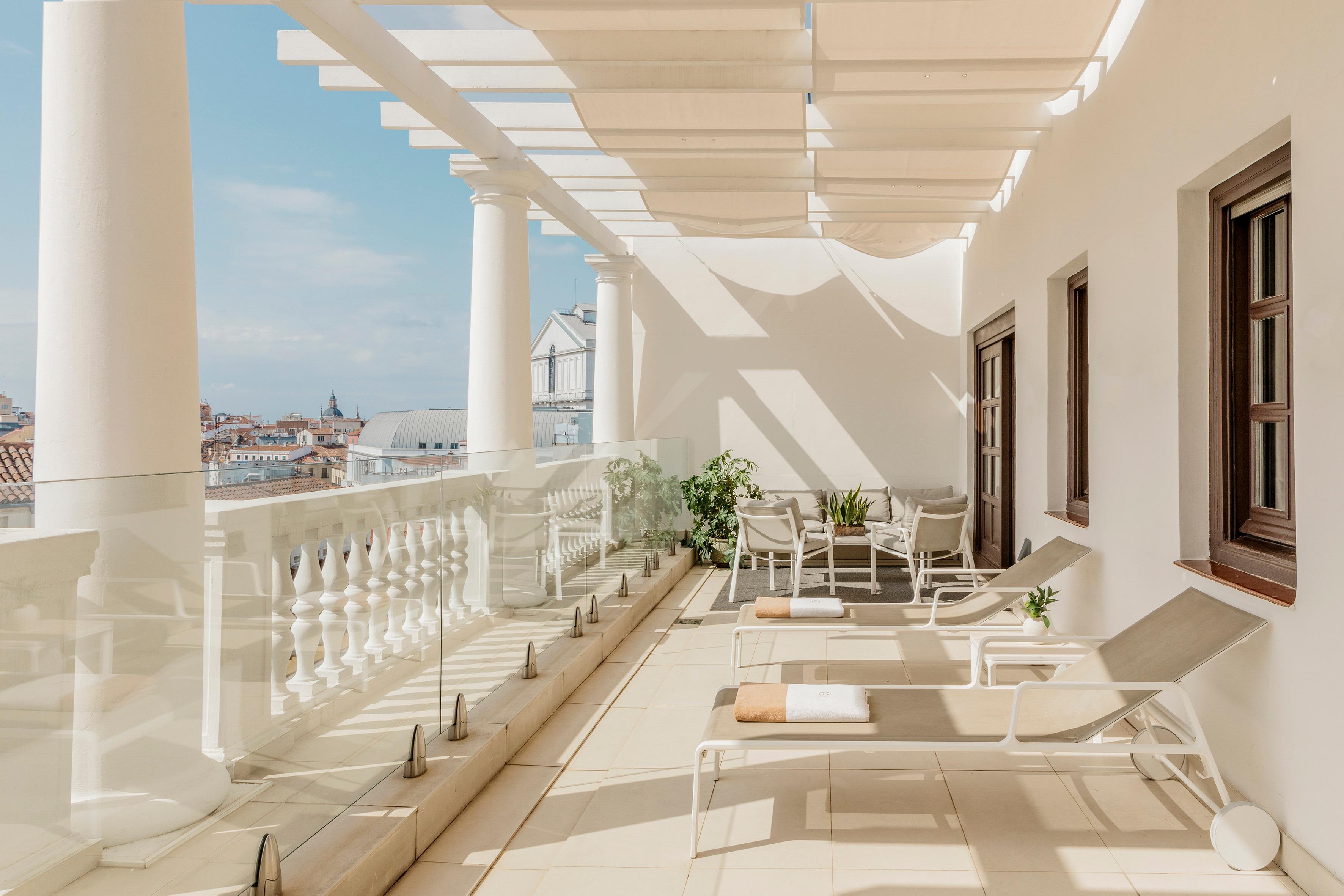Palacio de los Duques Junior Suite with Terrace RedLevel