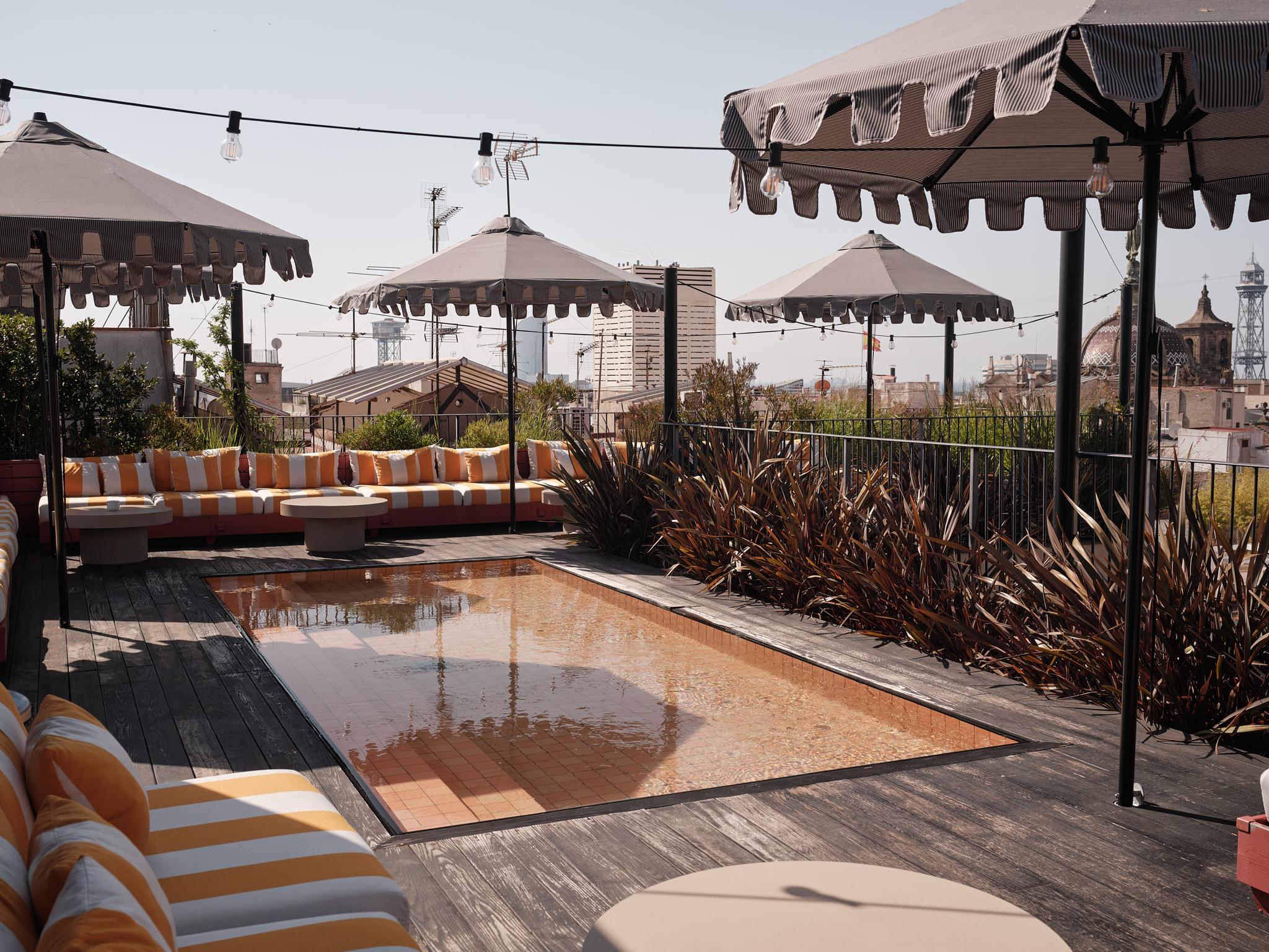 Sobreático rooftop terrace and plunge pool