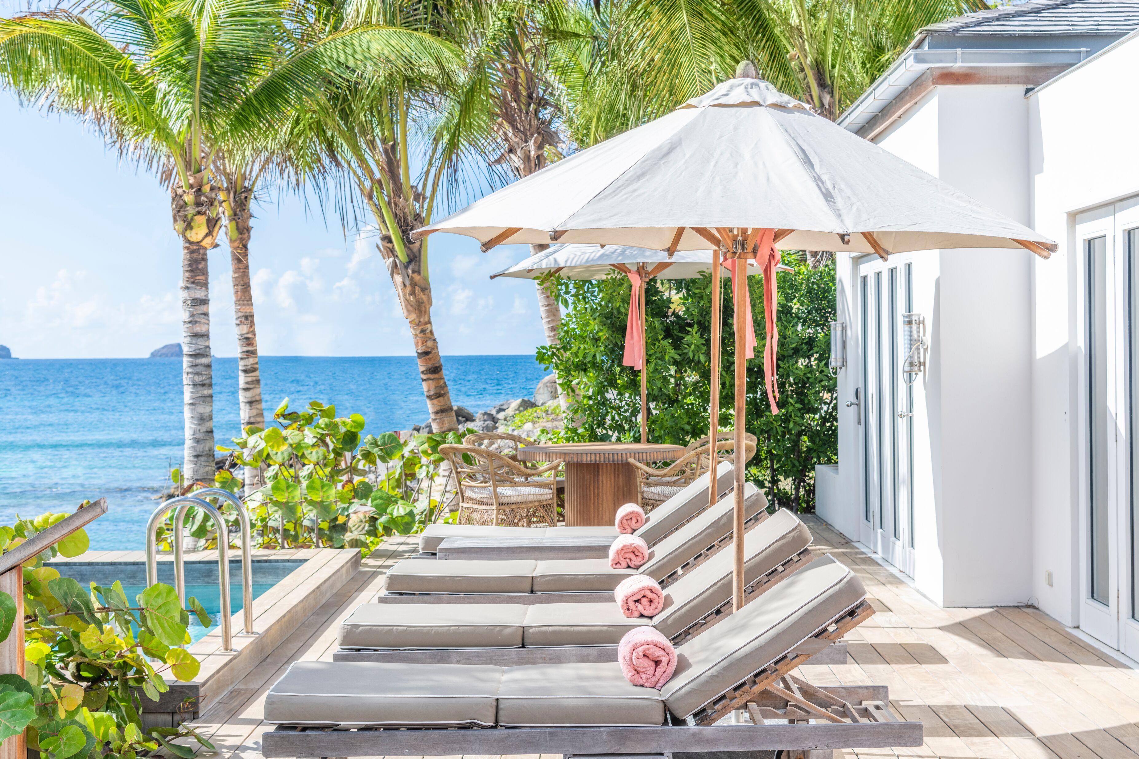 Two-Bedroom Beach Suite private sun terrace