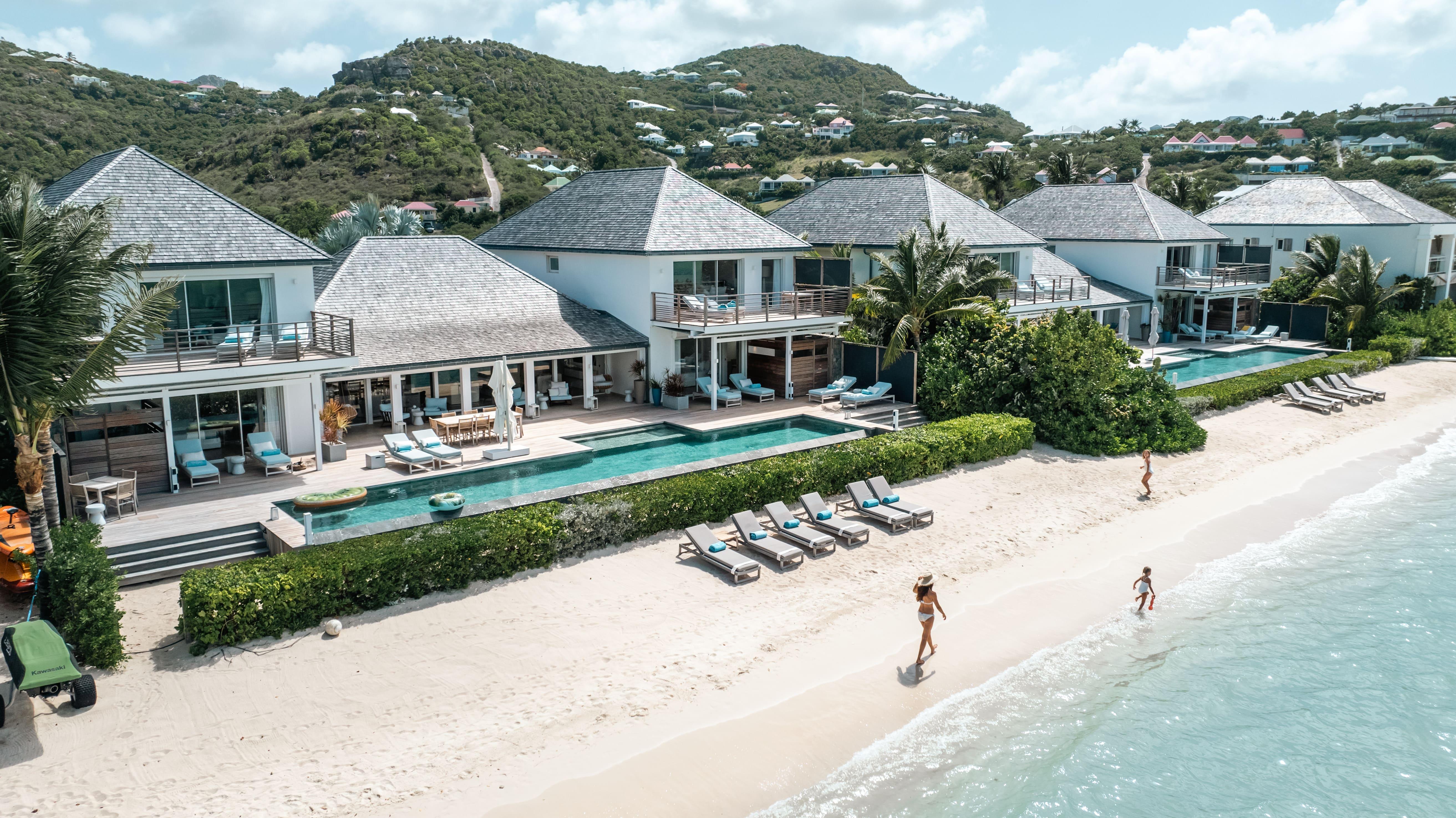 Villa Aqua and Villa Bleu beachfront private residences