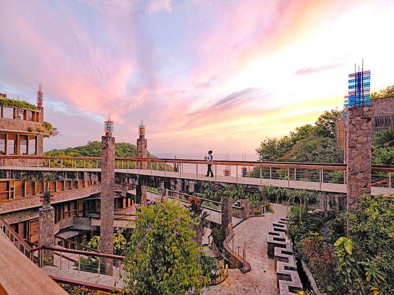 Jade Mountain Club dining room wrapped around central infinity pool