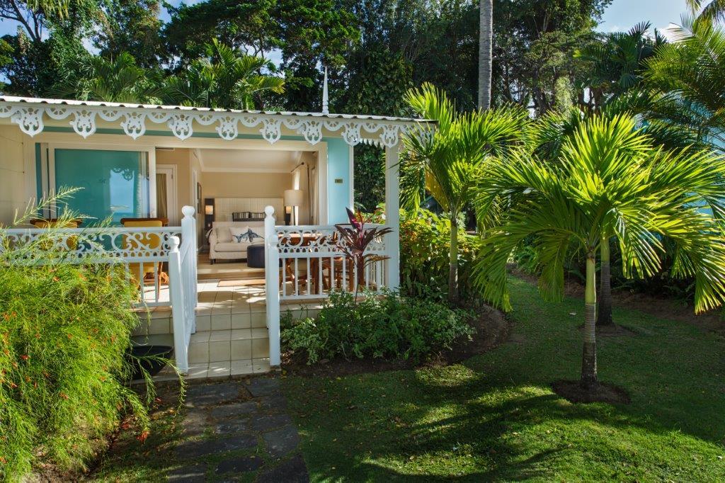 StolenTime Beachfront Cottage on the sand