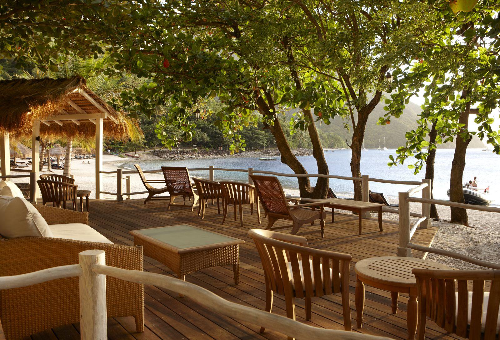 Bayside beachfront lounge and cocktail bar