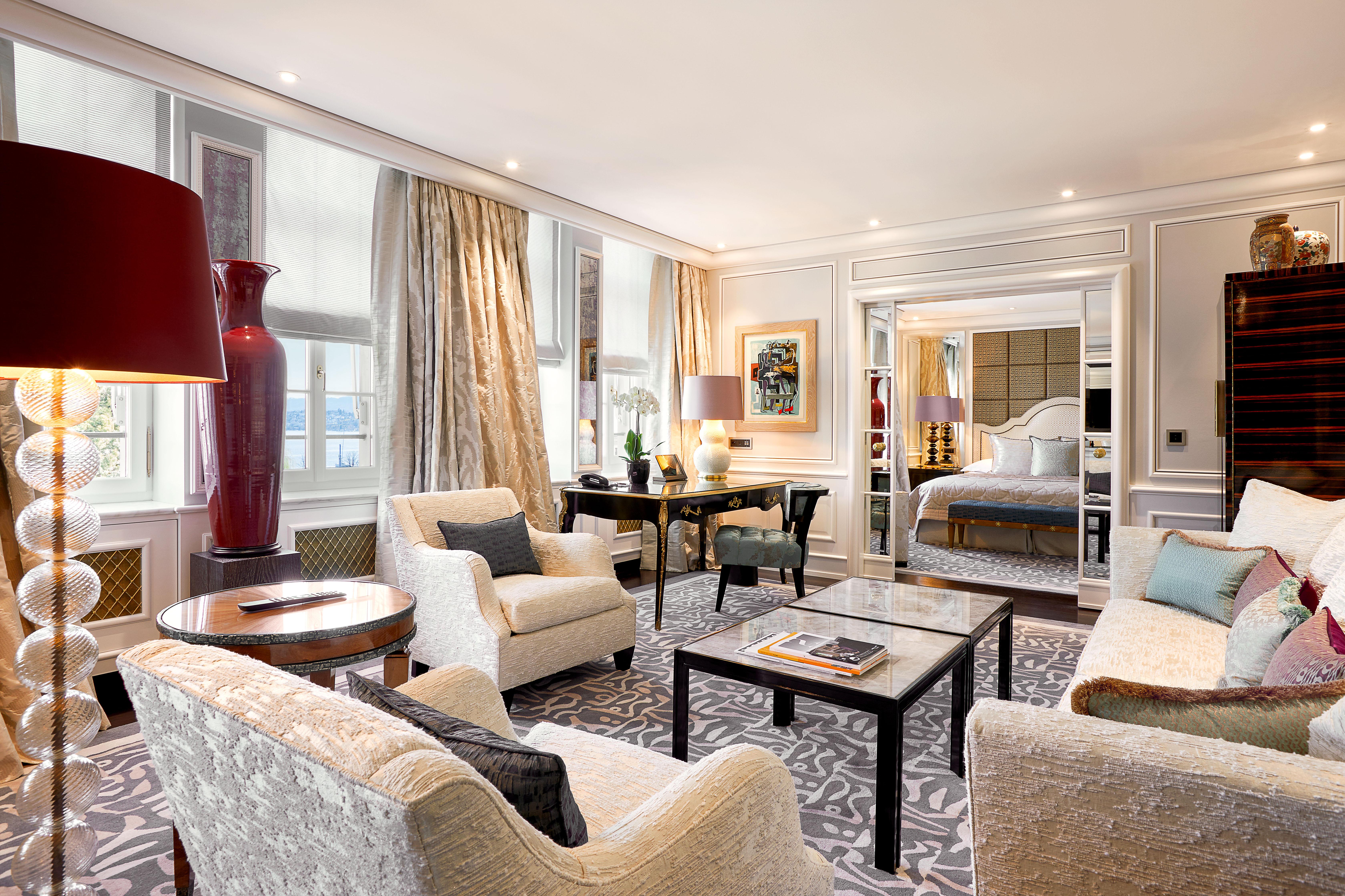 Lakeside Suite Salon
