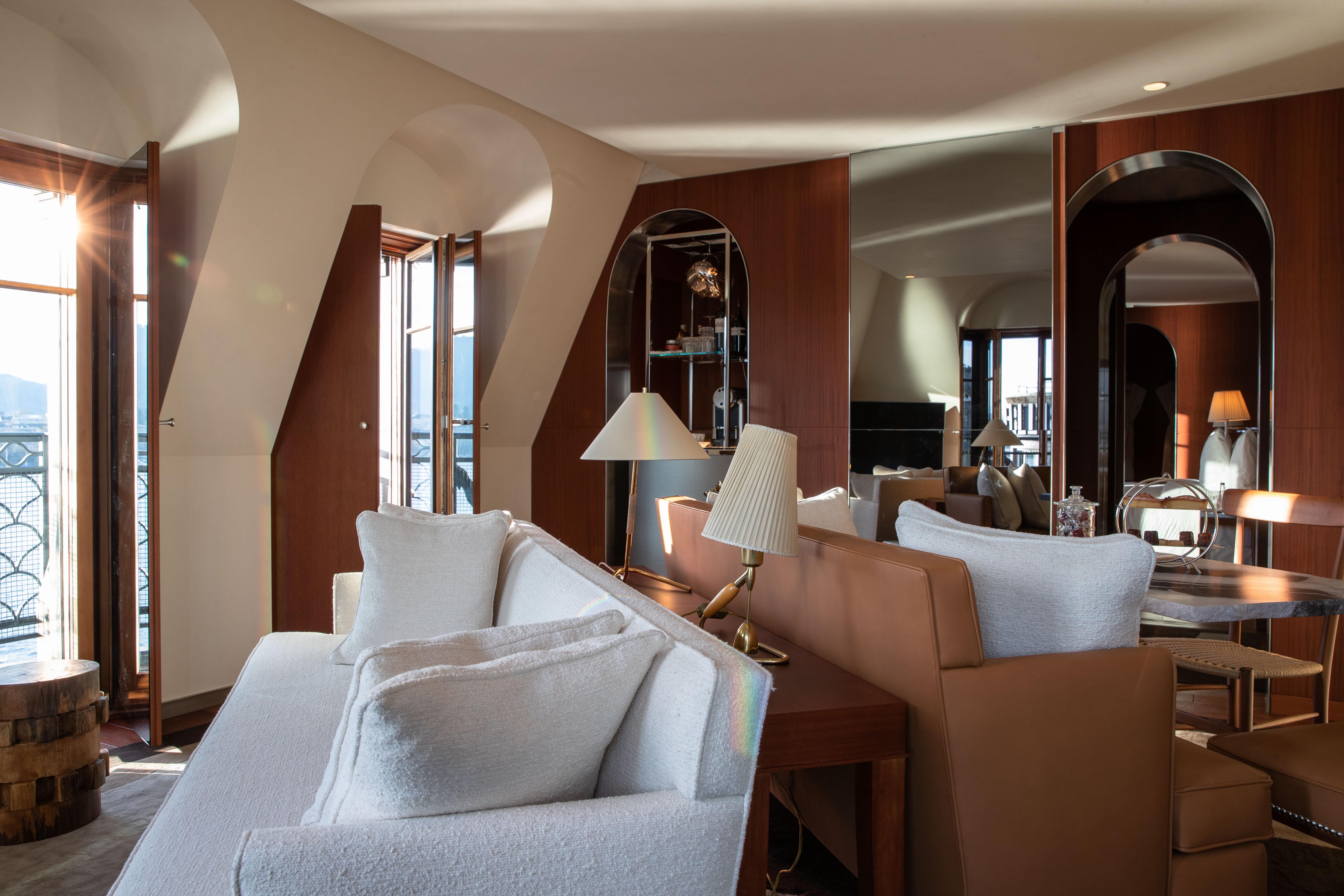 Top-Floor Lake View Suite Living Salon
