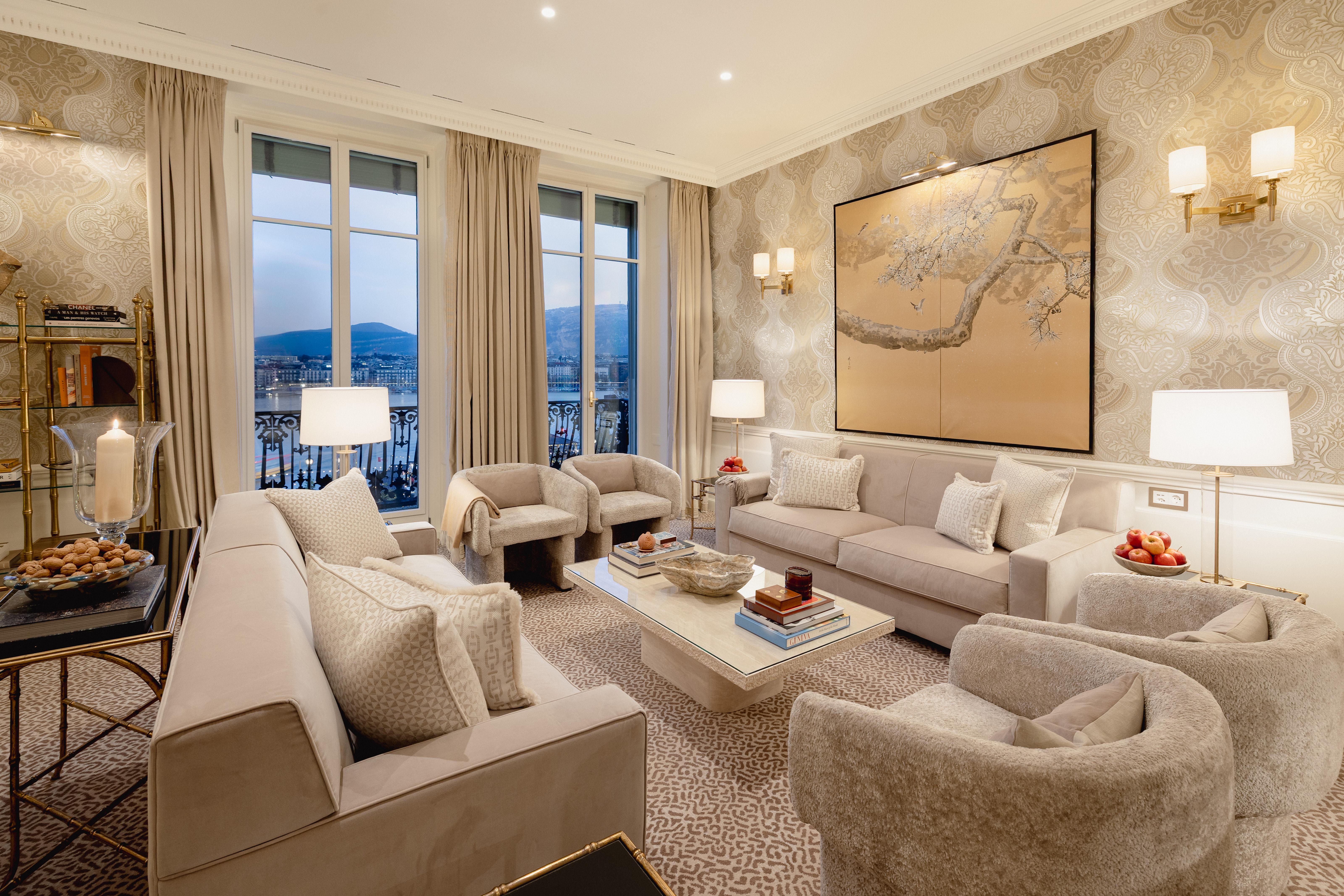 The Prestigious Beatrice Suite Grand Living Salon