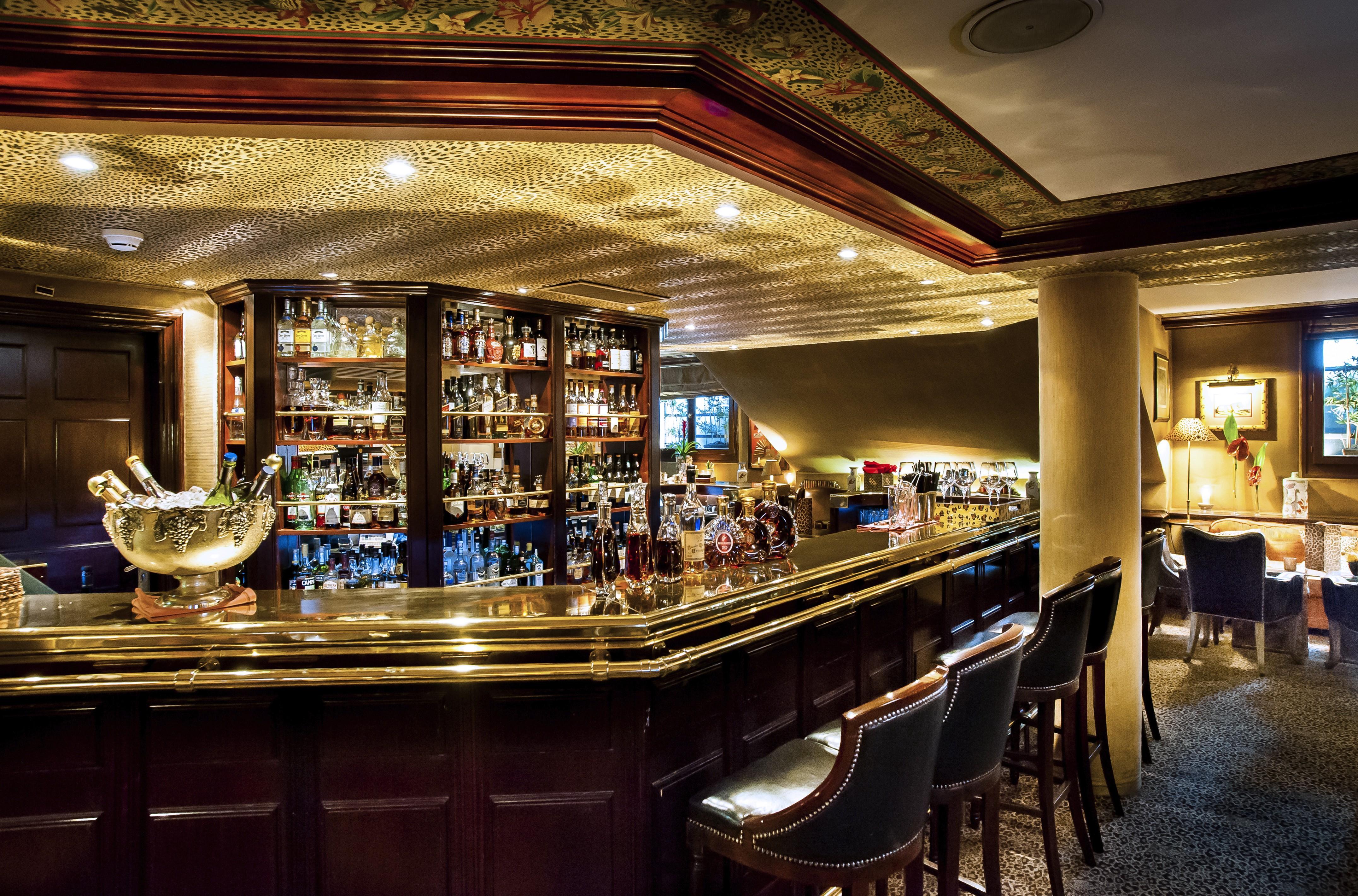 The World-Famous Leopard Bar & Lounge