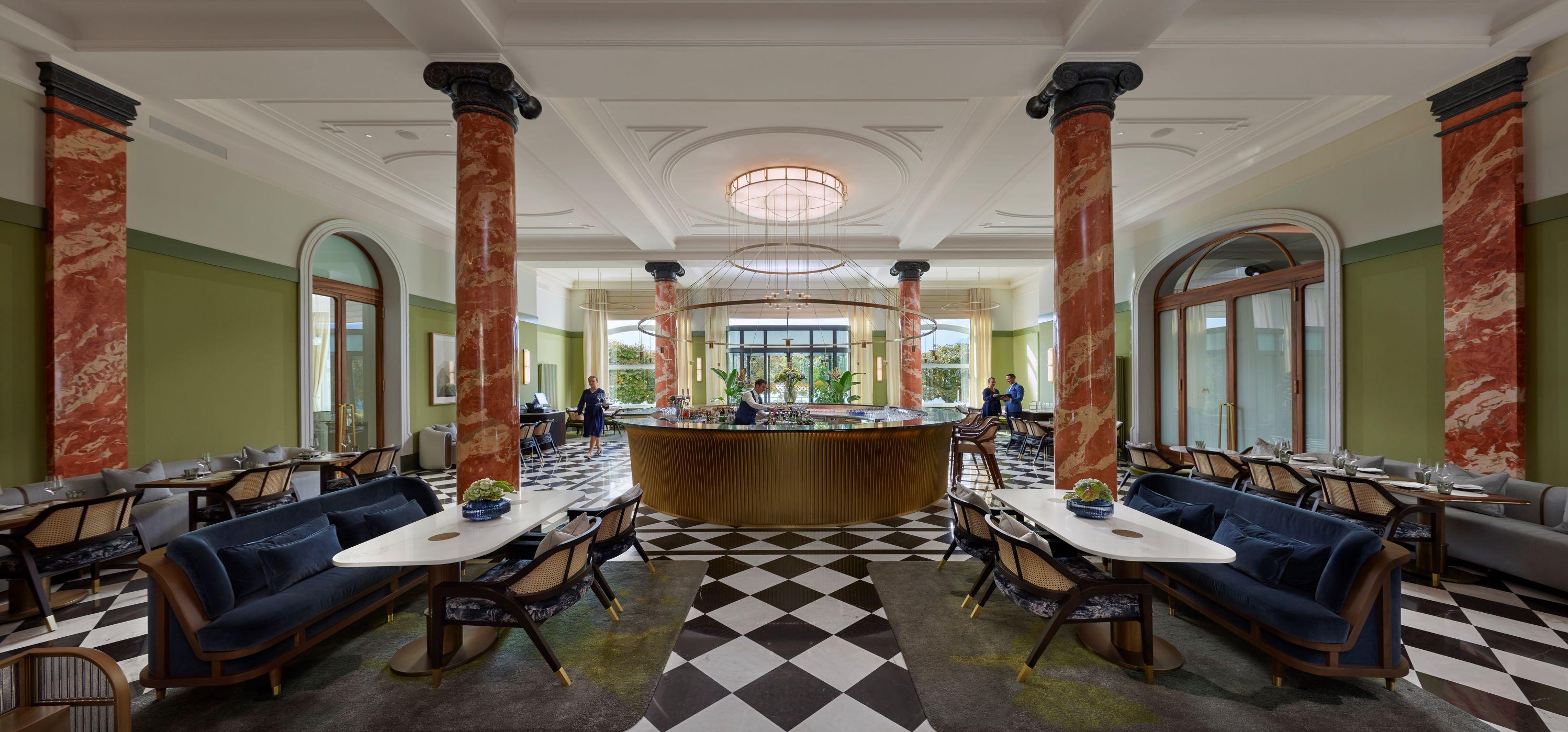 MOzern Bar & Brasserie Lakeside Social Hub