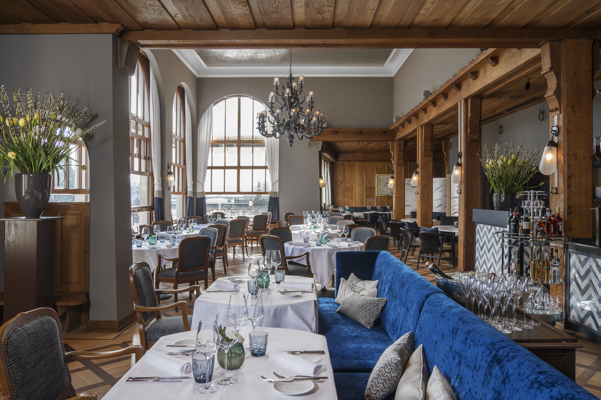 La Rôtisserie Michelin-Starred Restaurant Directly Overlooking the Limmat River