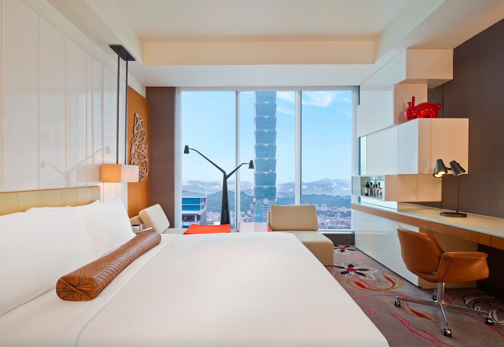 Spectacular Room with Taipei 101 View