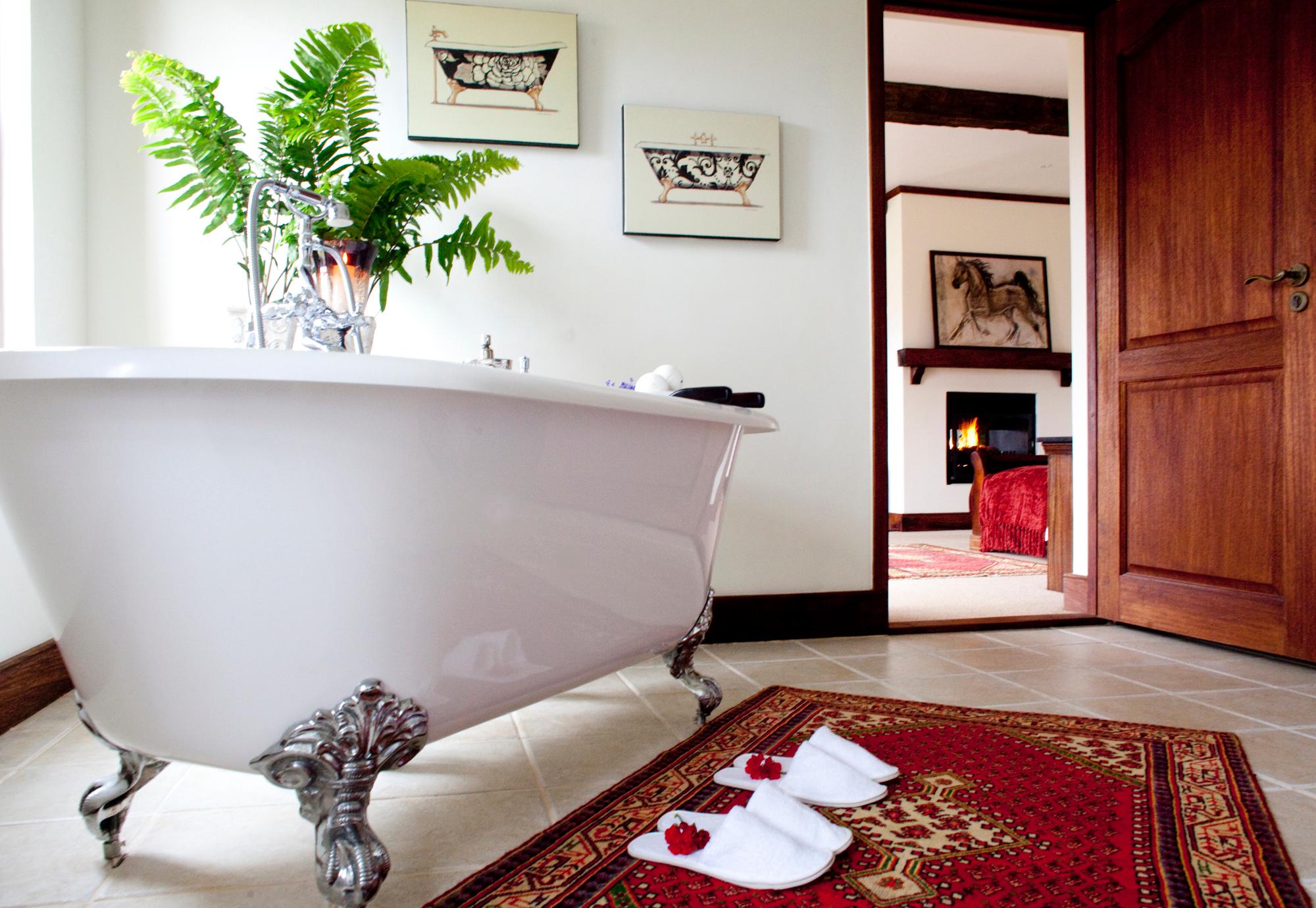 Manor Cottage Victorian Bathroom