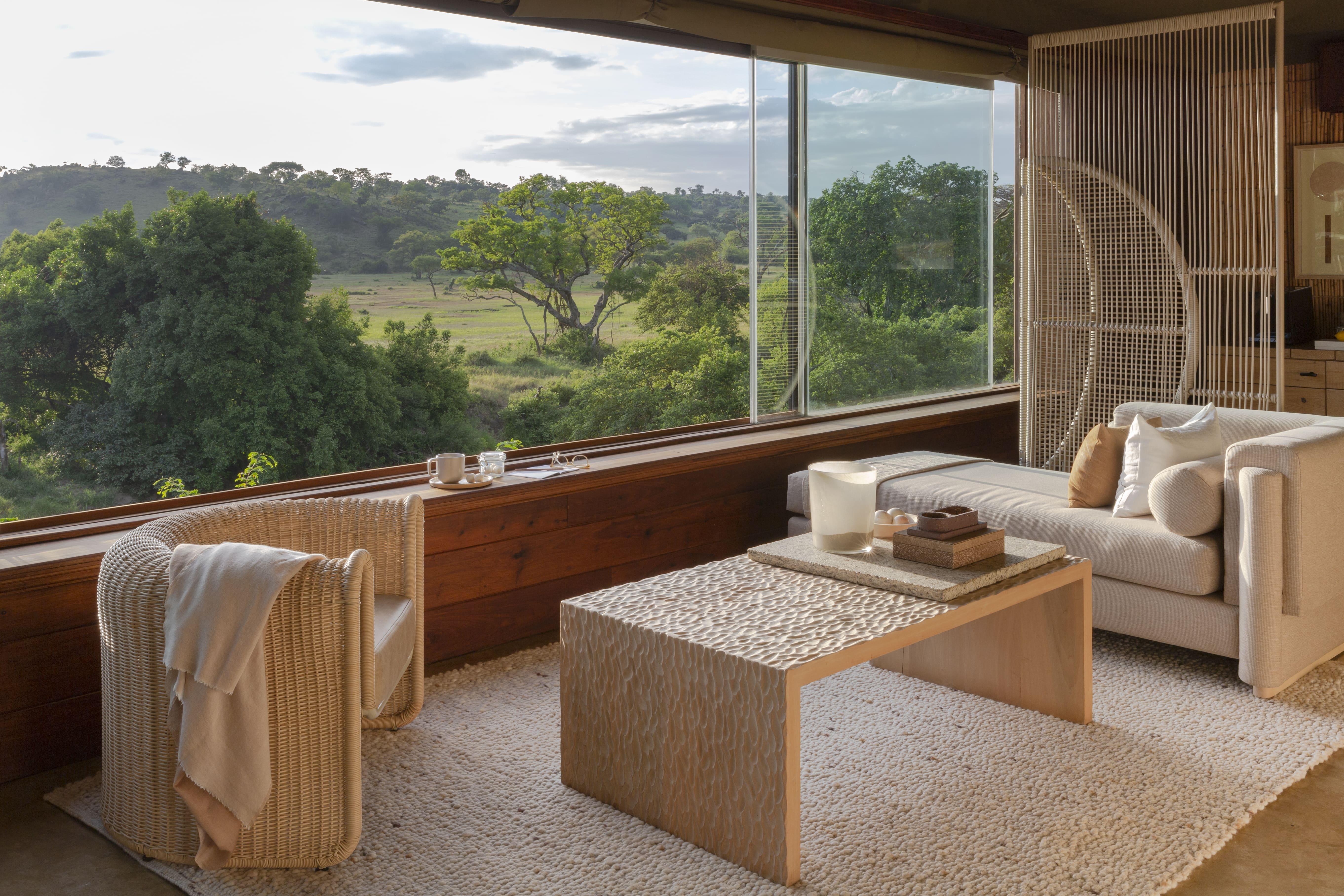 Faru Faru Open-Air Contemporary Lounge