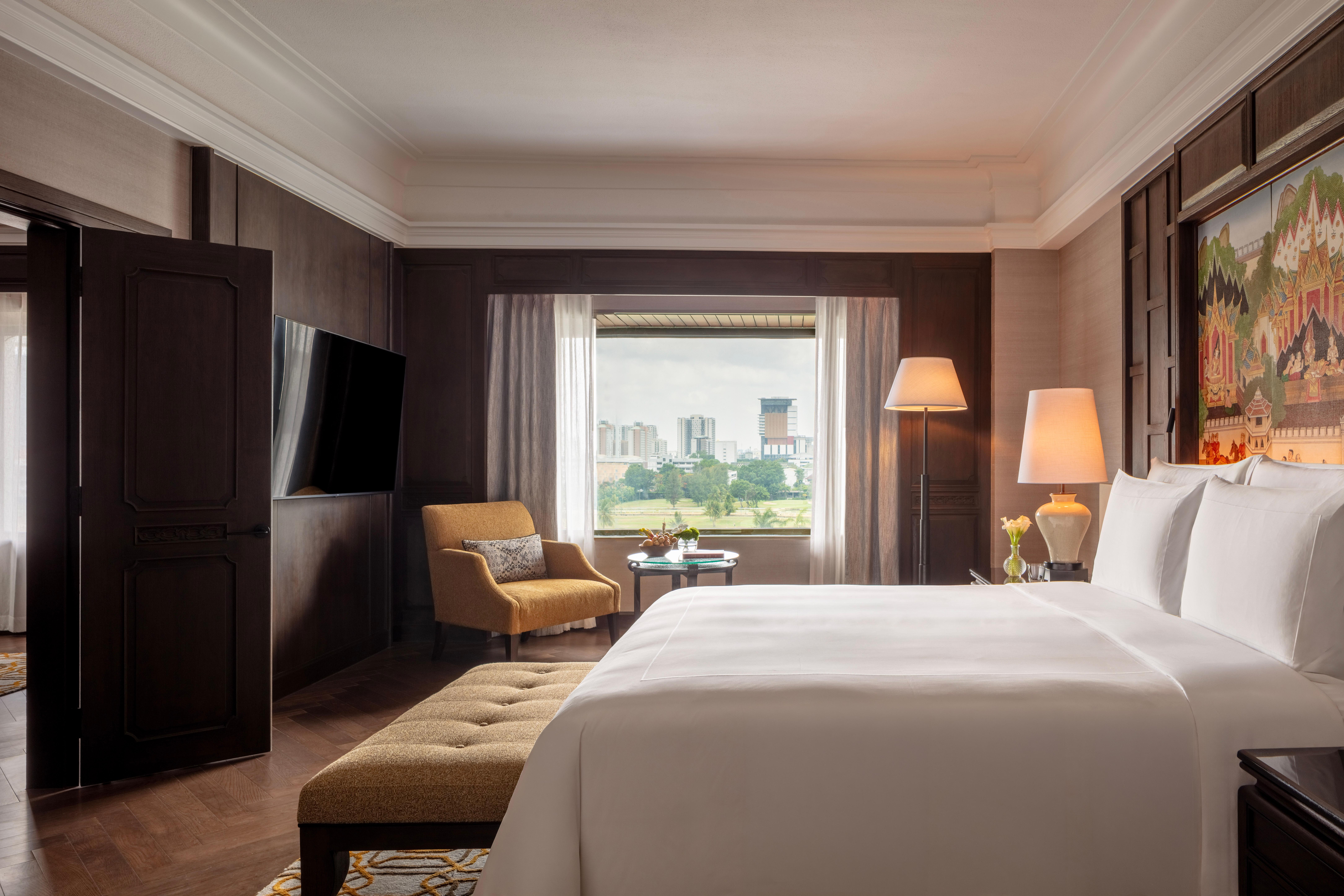 Kasara Executive Suite master bedroom