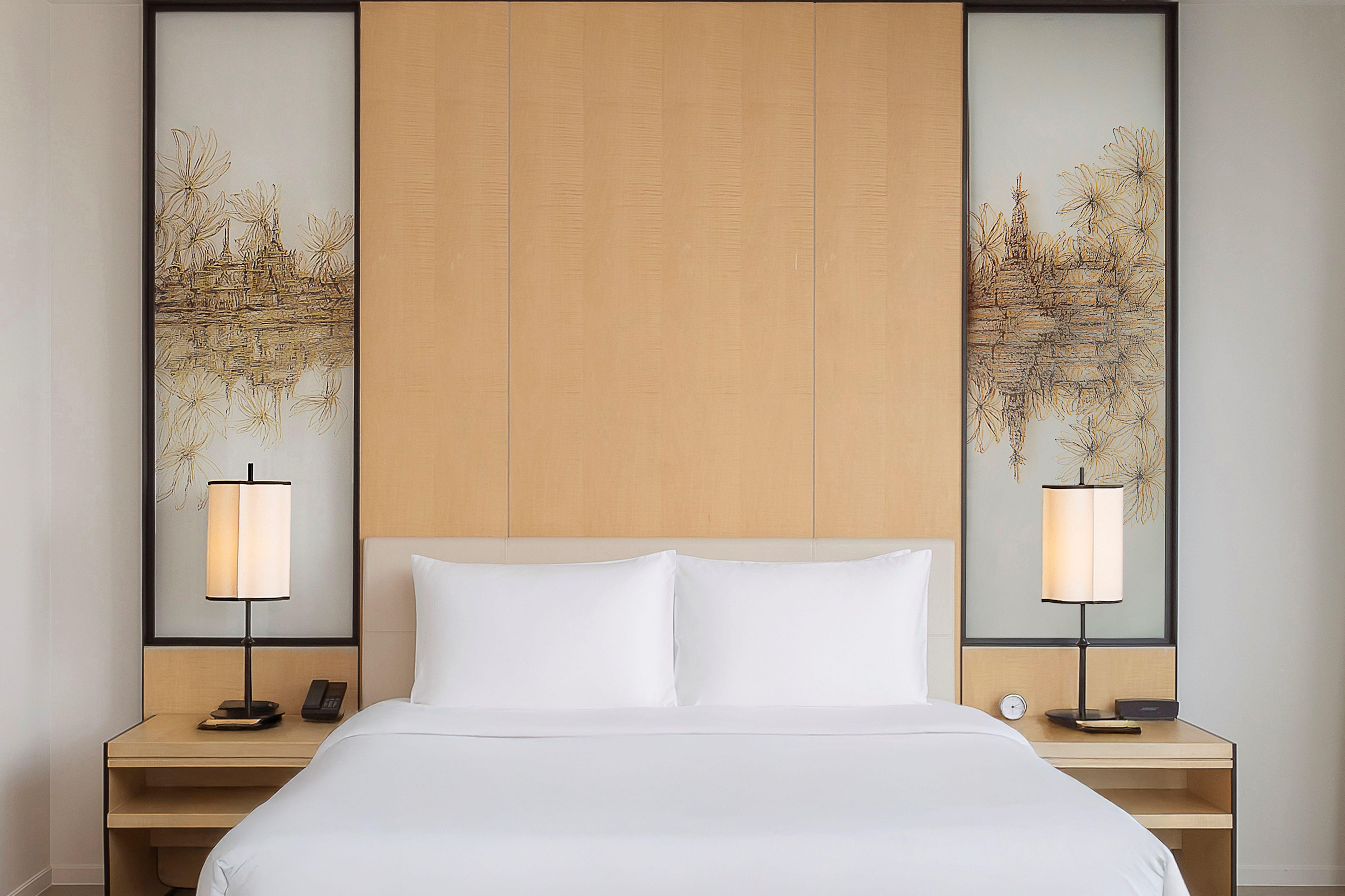 1 King Deluxe Room minimalist oak interior