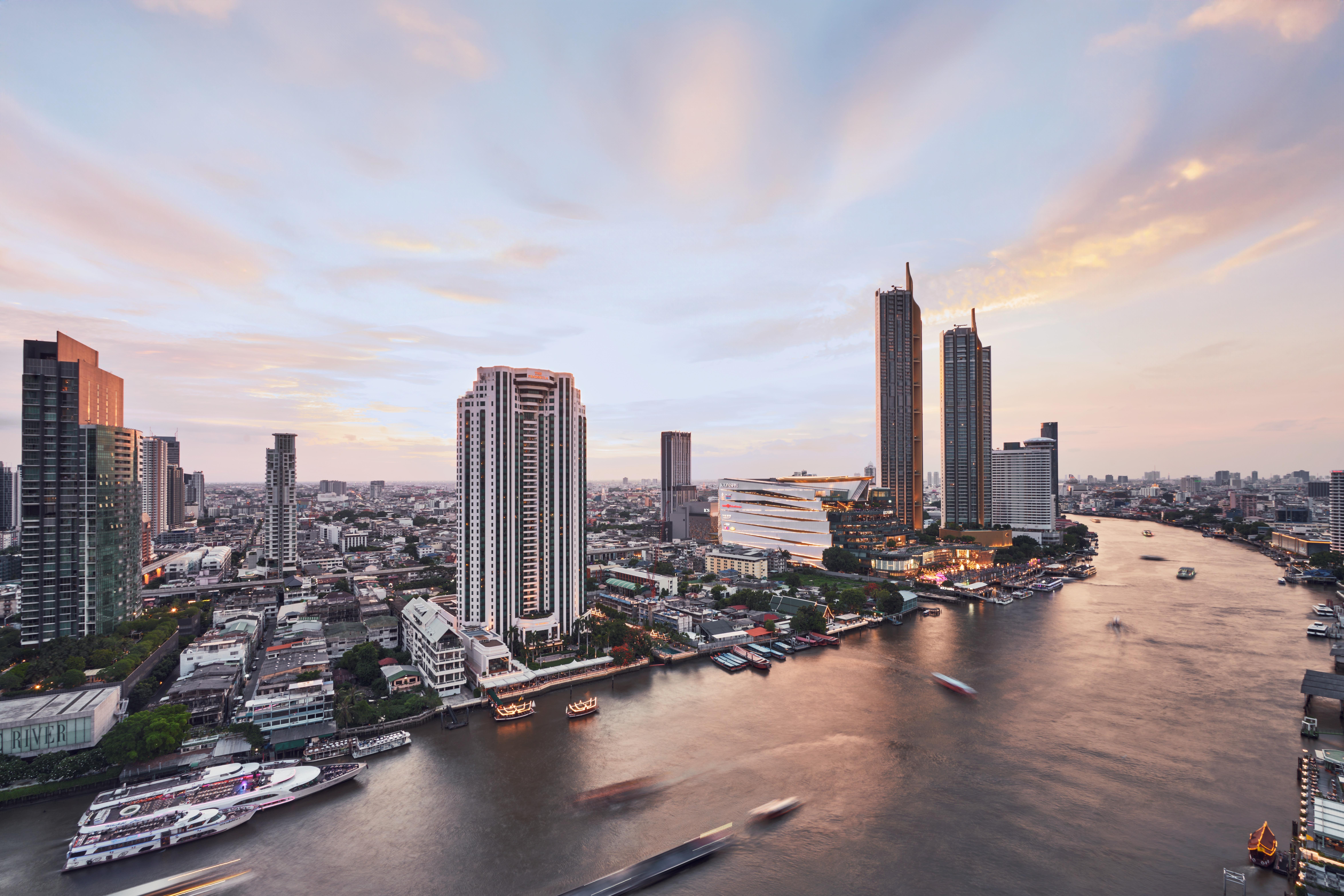 The Peninsula Bangkok luxury hotel Thailand