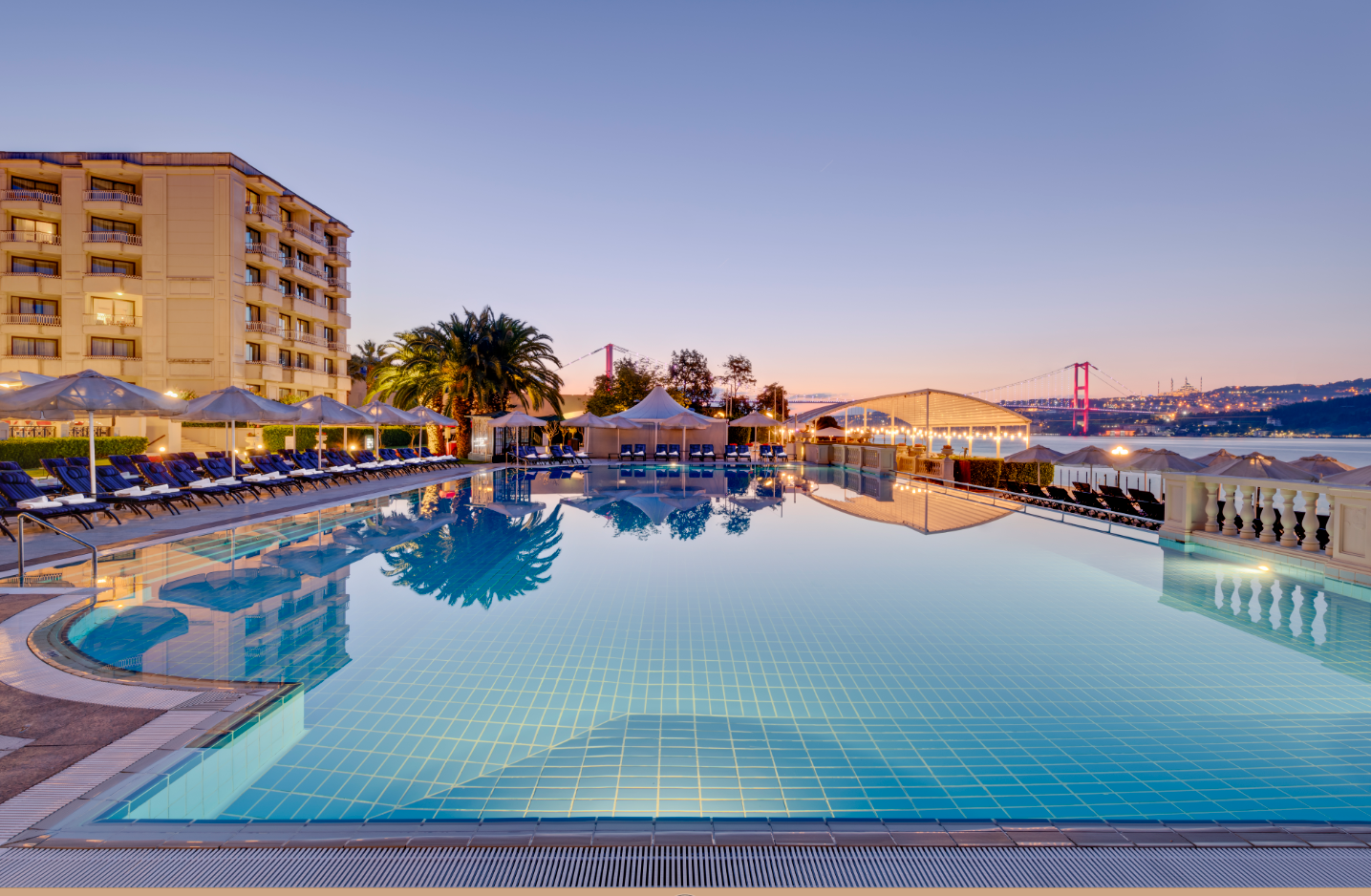 Heated outdoor infinity swimming pool on the Bosphorus waterfront