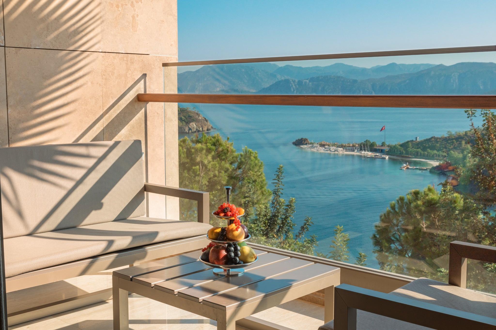 Premier Suite Sea View at D Maris Bay