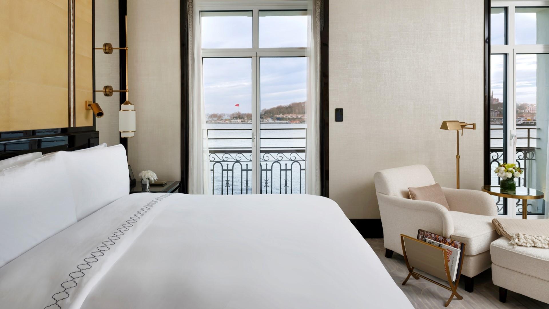 Executive Bosphorus Suite with skyline views