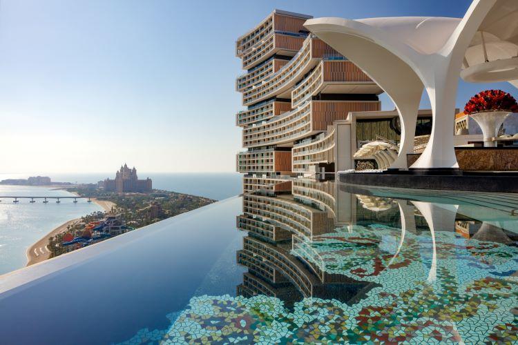 Cloud 22 Sky Pool