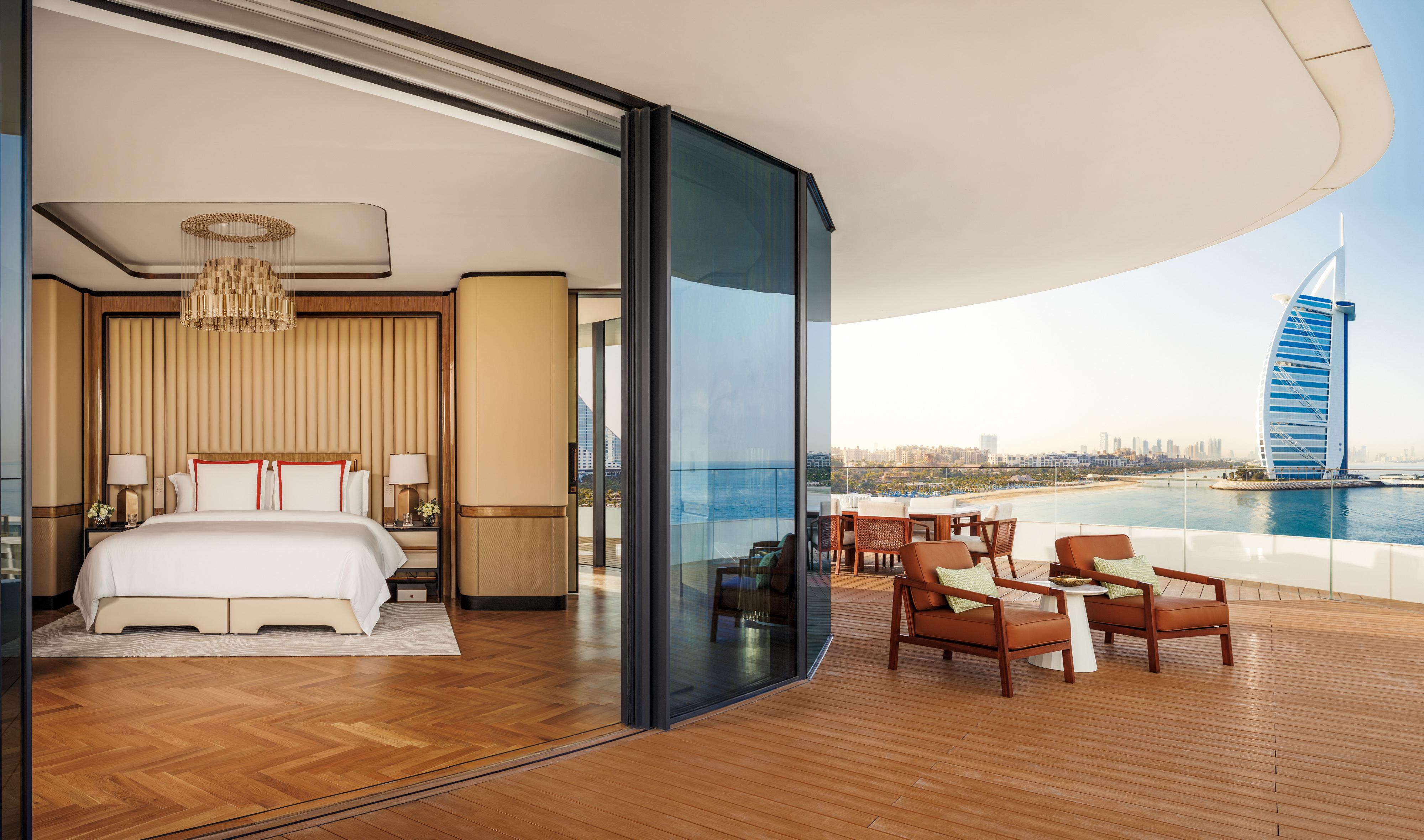 Panoramic Suite Salon