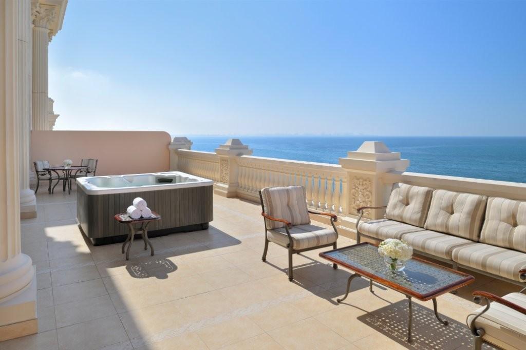 Premier Jacuzzi Suite Private Terrace