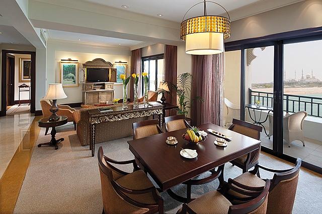Specialty Suite Master Lounge