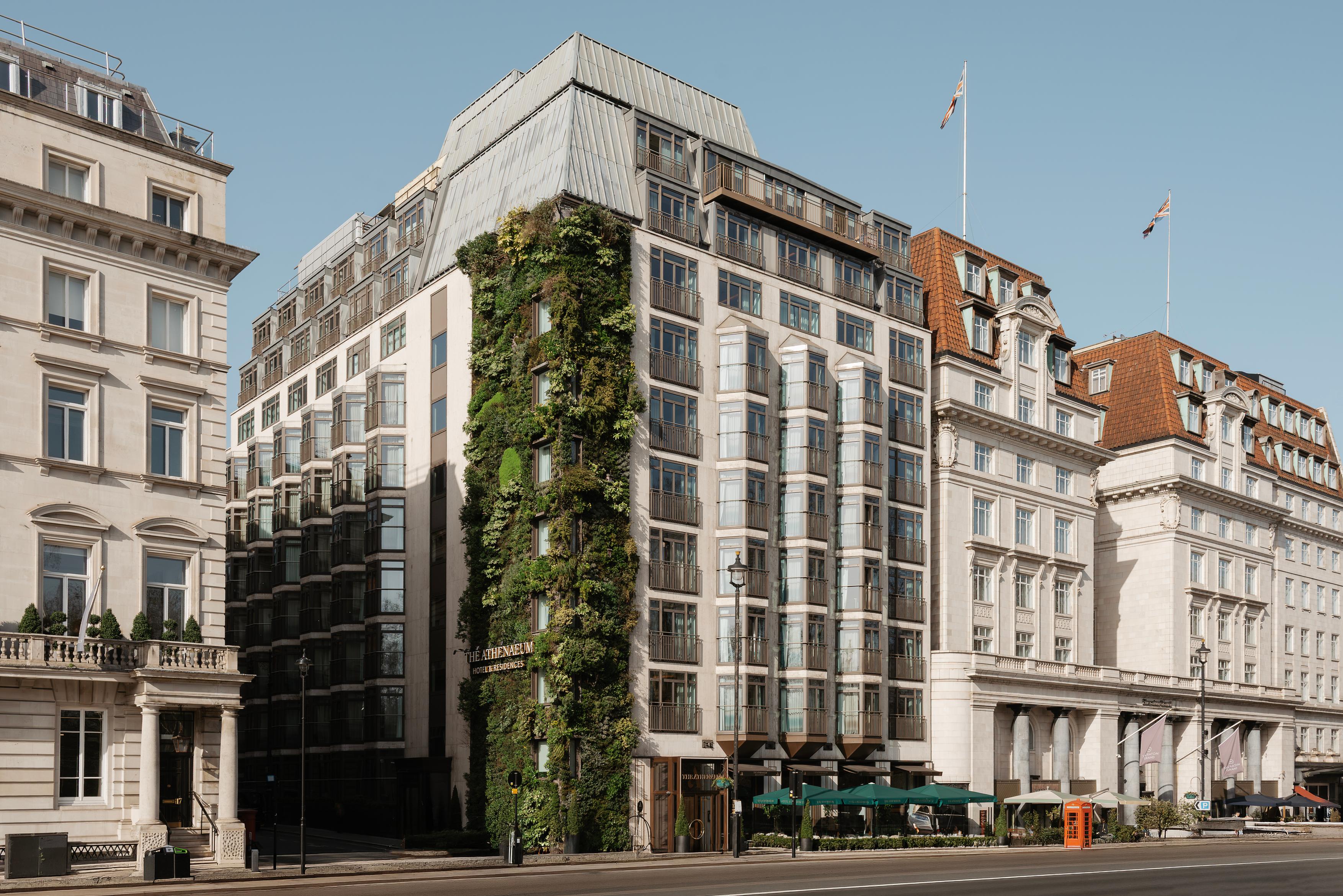 The Athenaeum Hotel & Residences Mayfair Piccadilly Living Wall