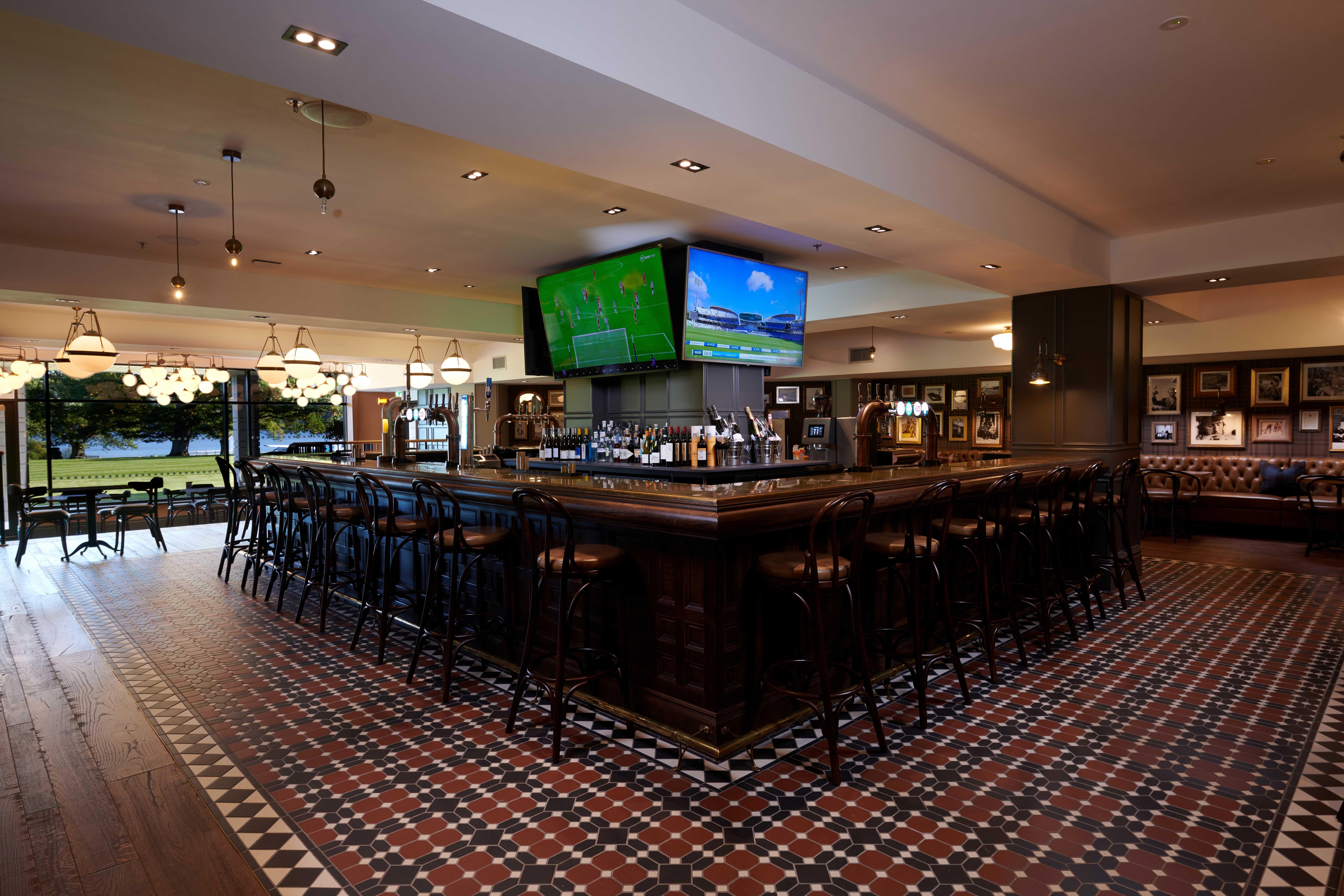 The Tavern Lochside Bar and Dining Room