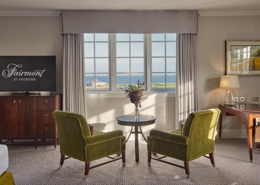 Deluxe Sea View King Guestroom