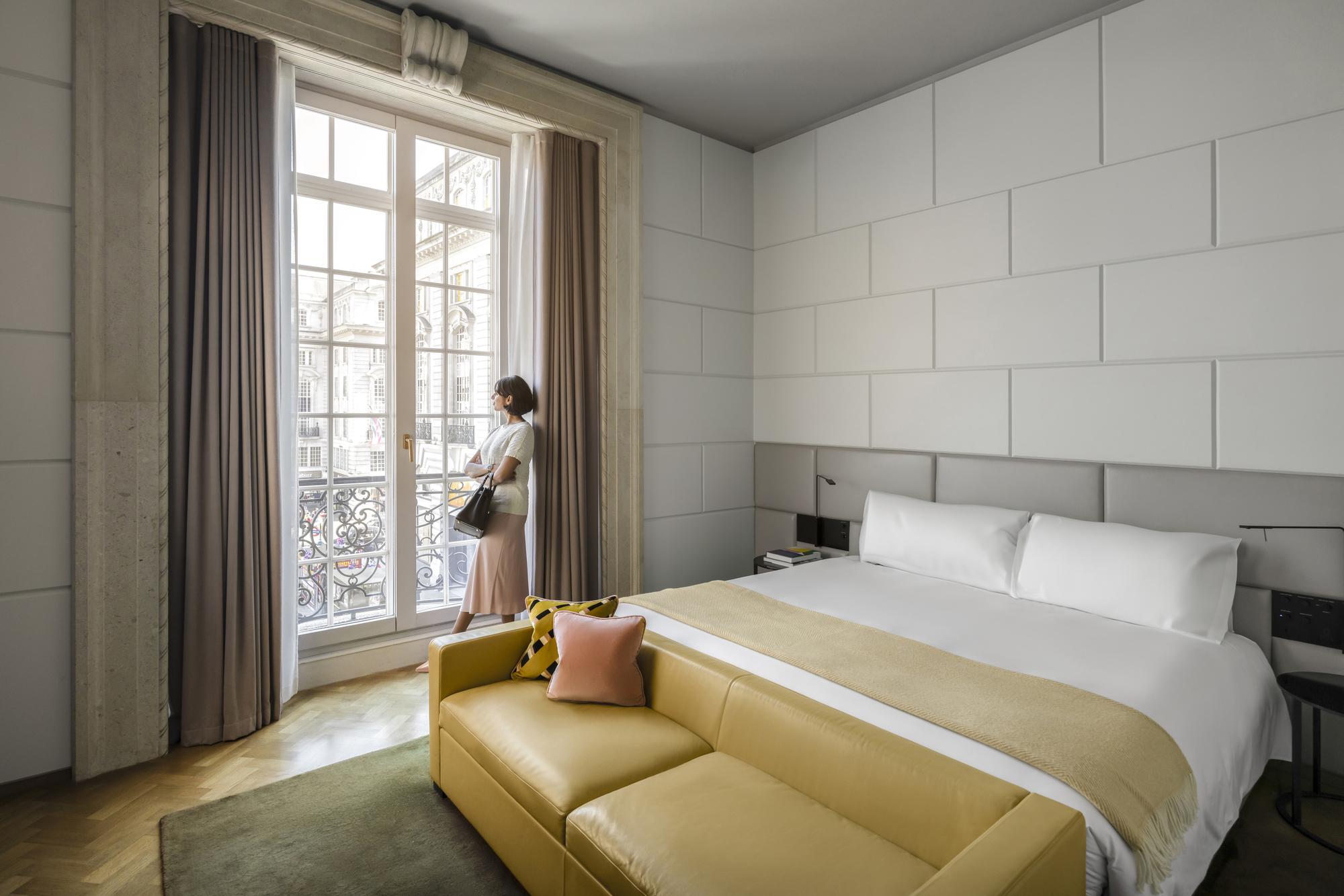 Grand Regent Suite Living Room with Central London Views