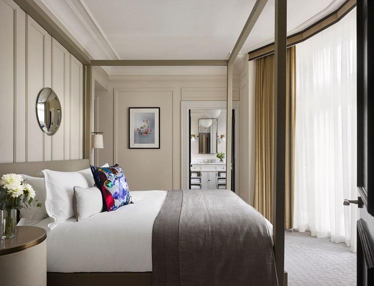 One Bedroom Suite Living Salon