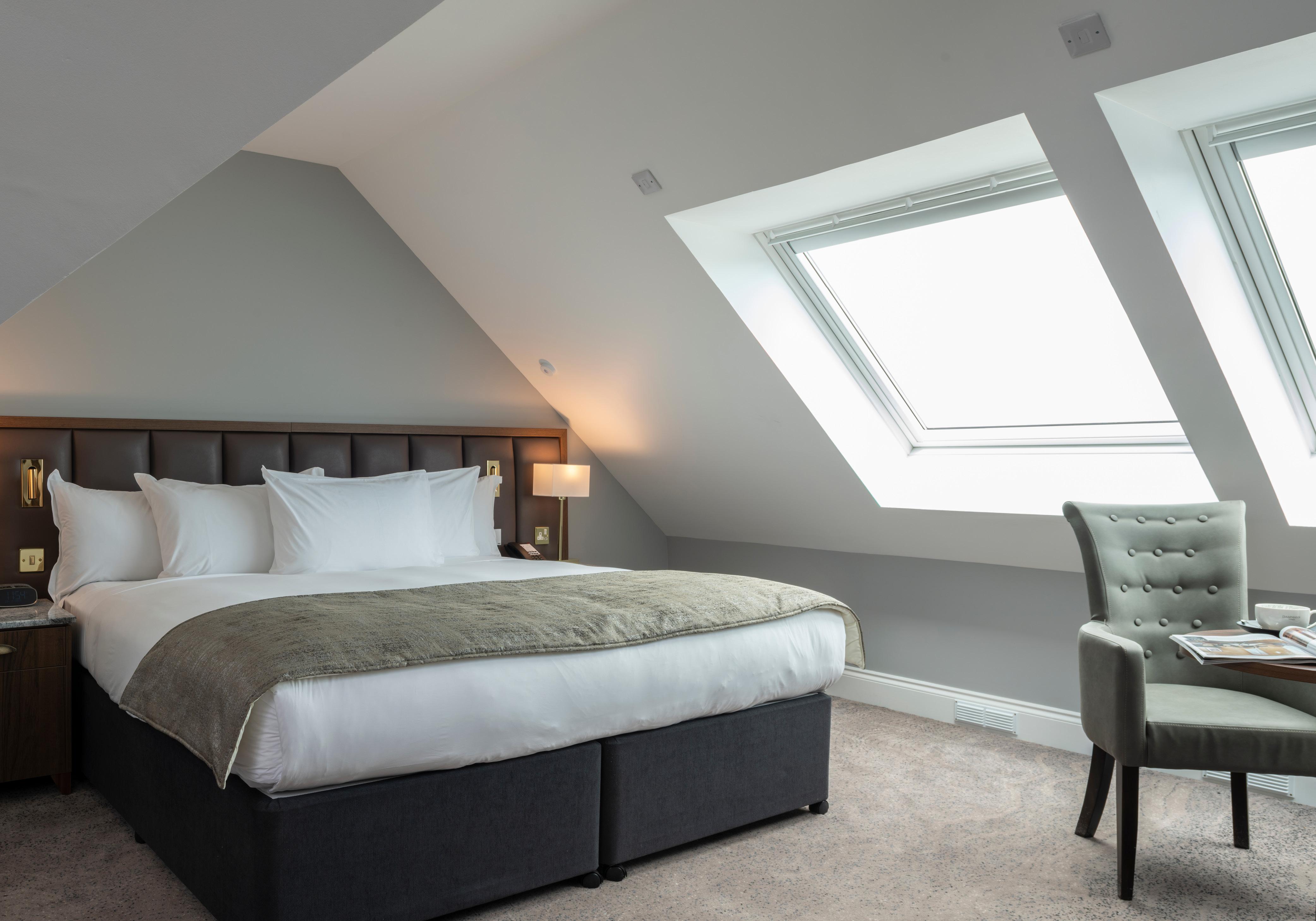 Wellingtonia Suite Master Living Salon