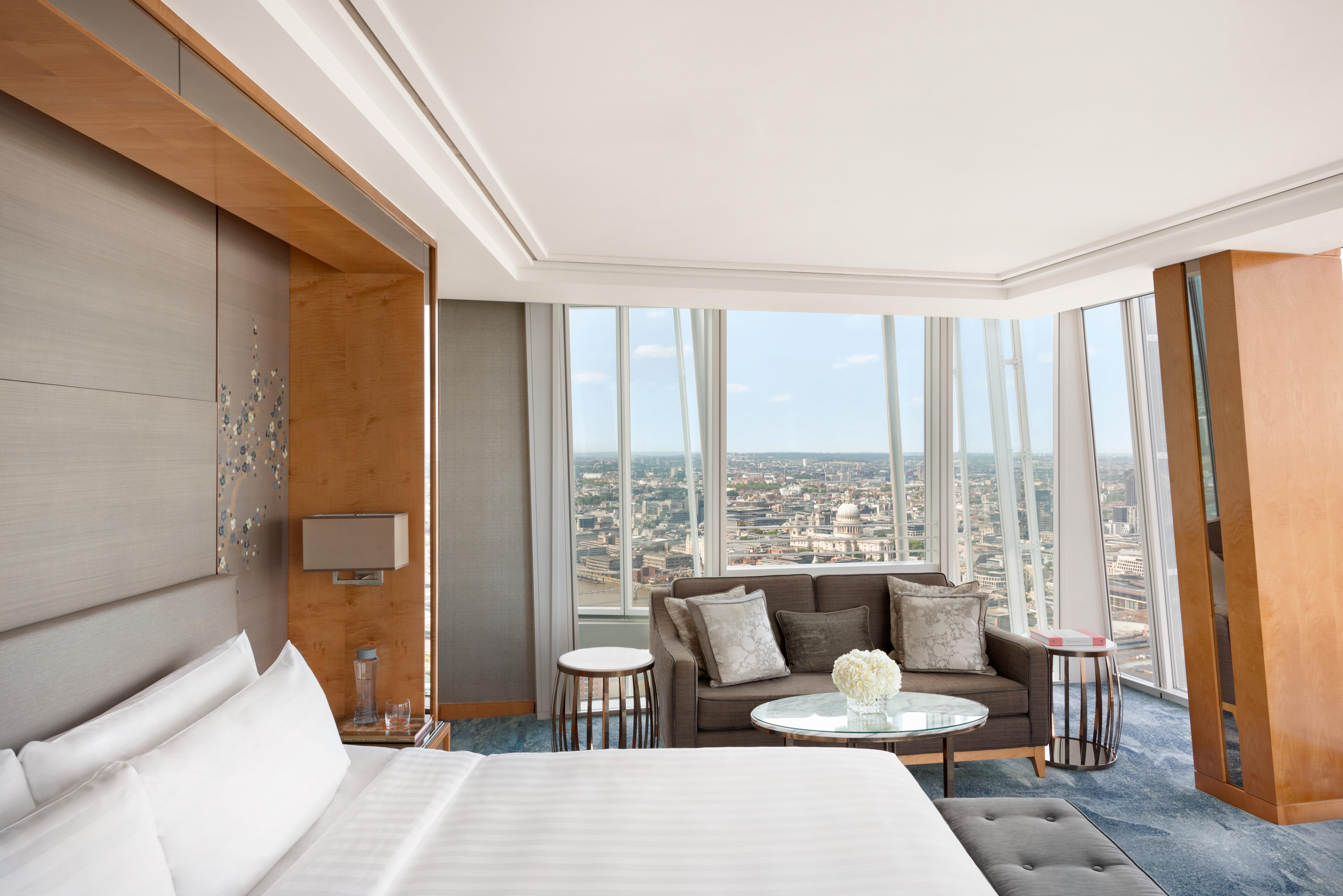 Iconic City View Room