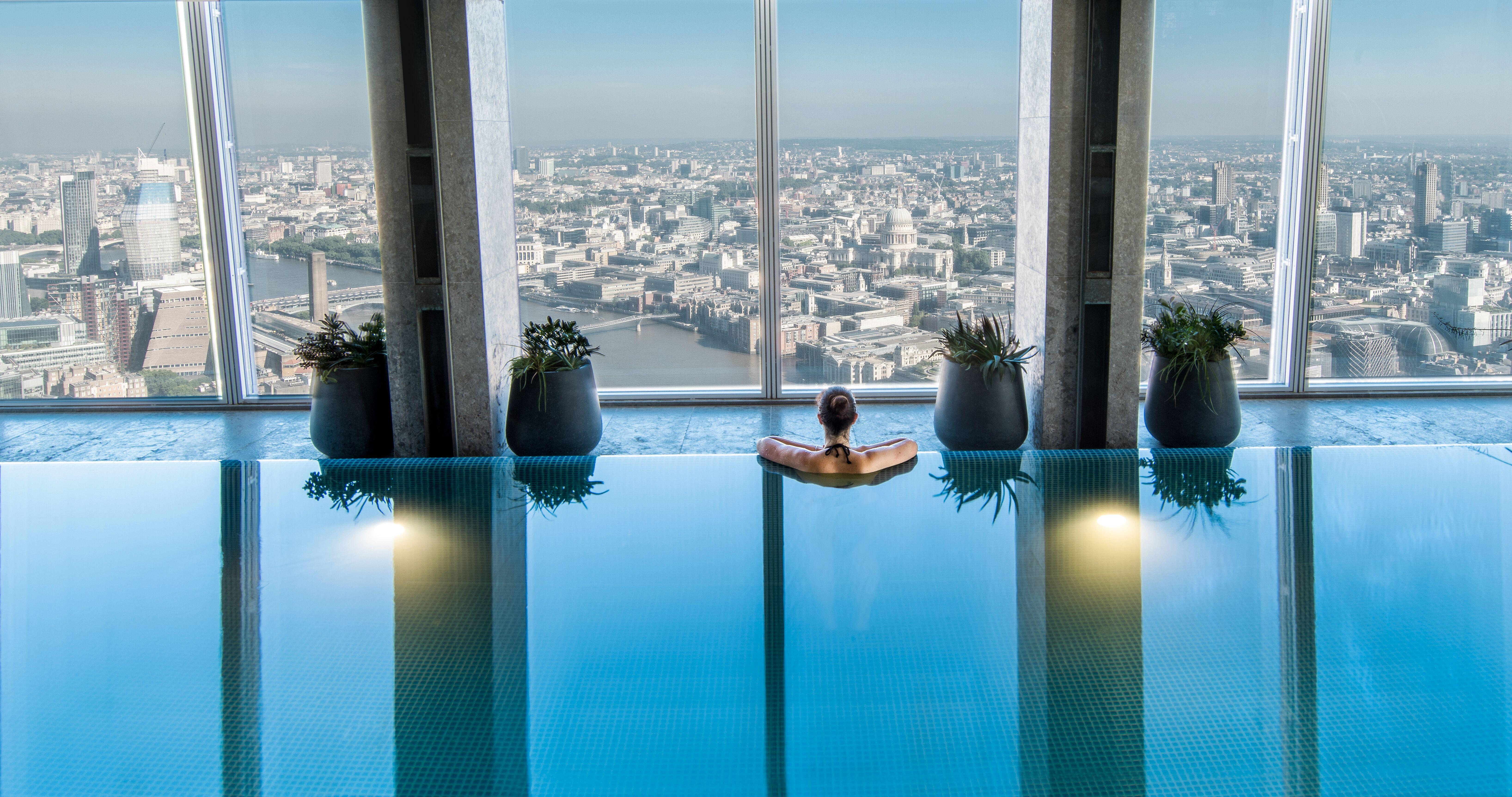Level 52 Sky Pool