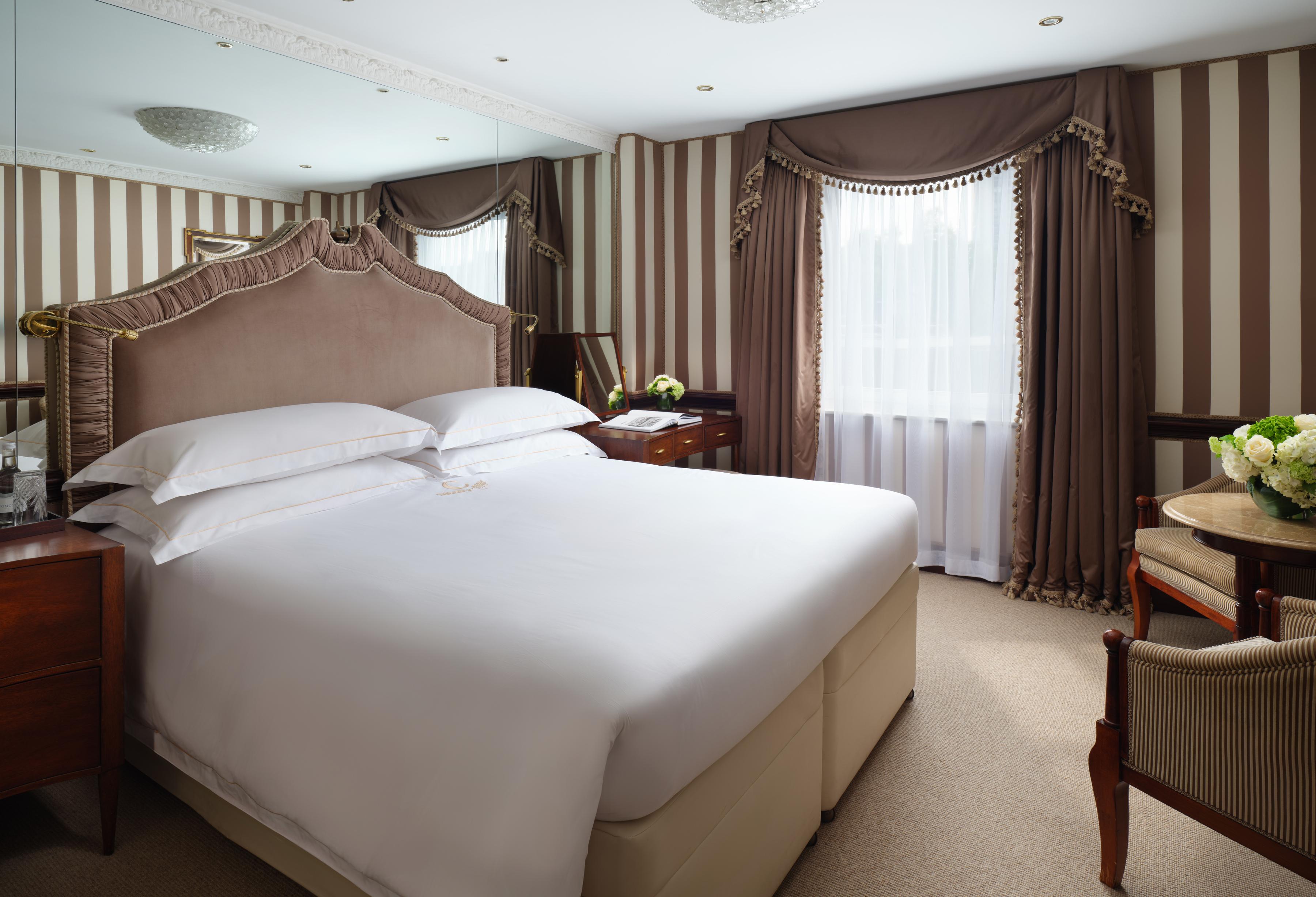 Superior King Room with Savoir Bed and Fine Fabrics